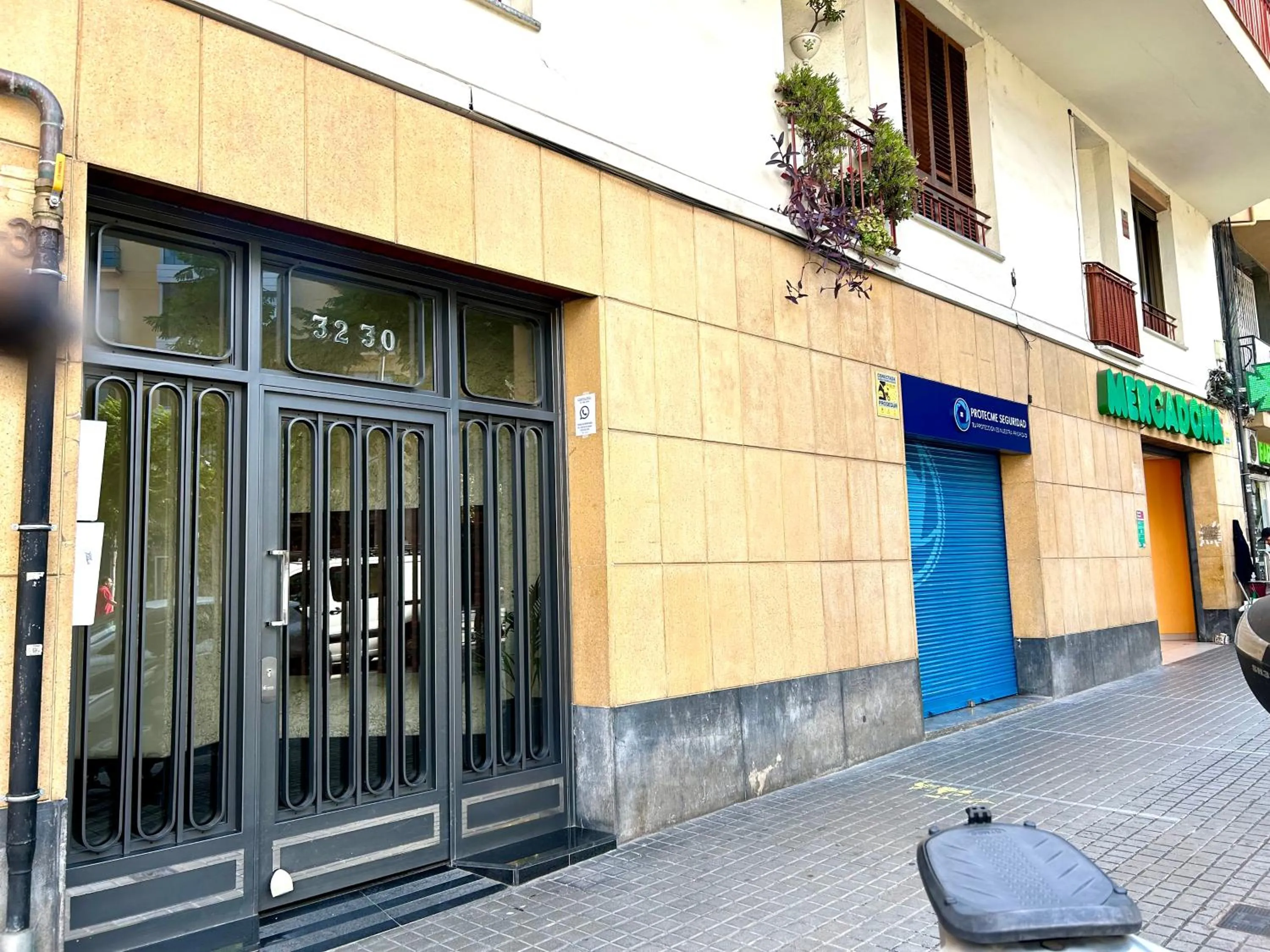 Property building in Apartment carrer d'Olesa