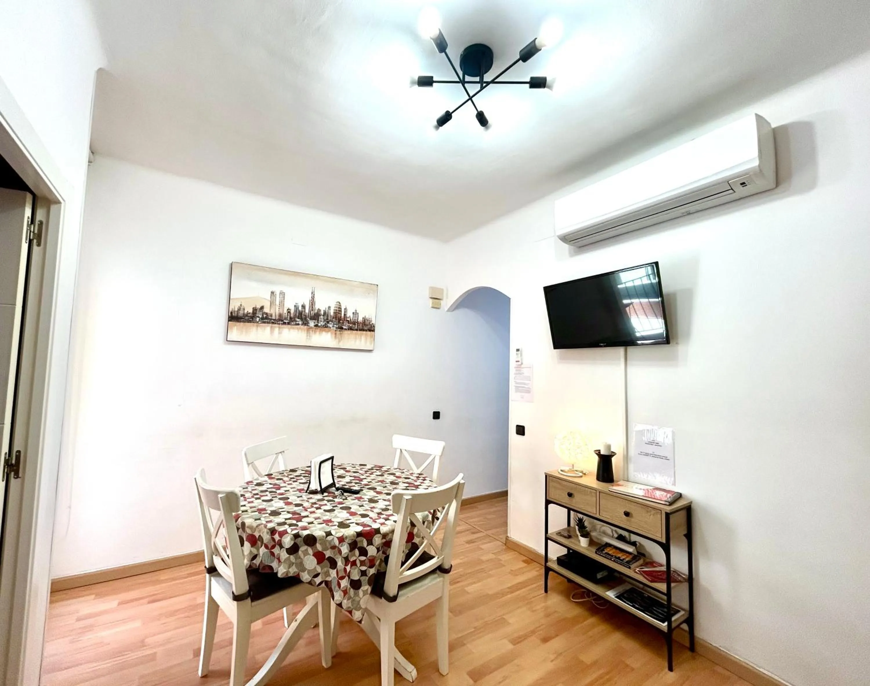 Communal lounge/ TV room in Apartment carrer d'Olesa
