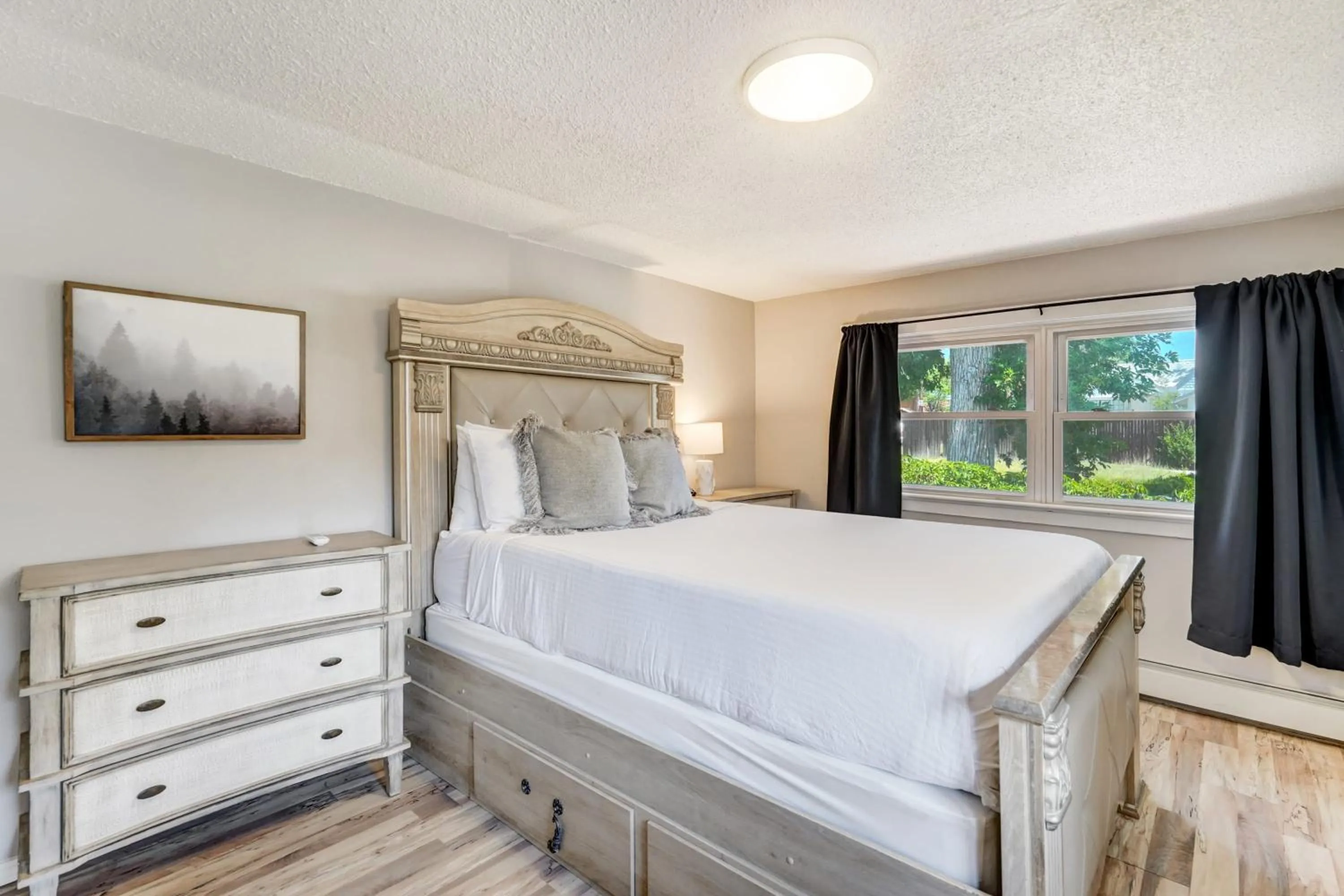 Bed in Modern Cottage 1BDComfy Home In Old Colorado