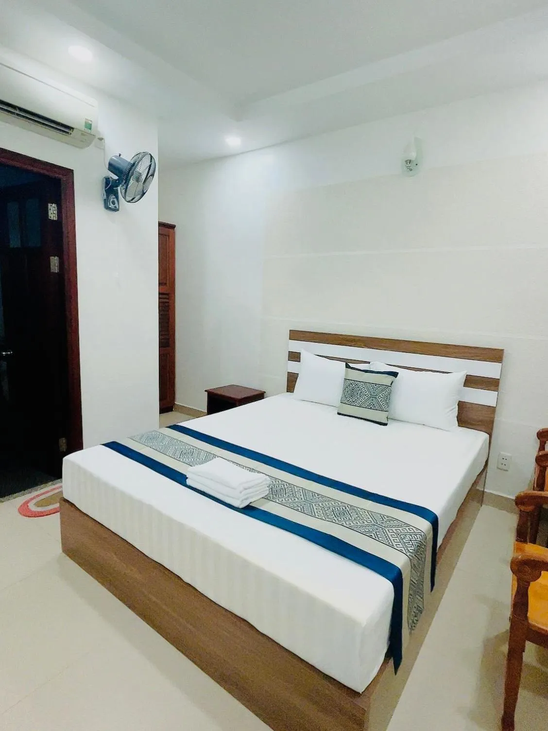 Bed in DINH DINH 2 AIRPORT HOTEL