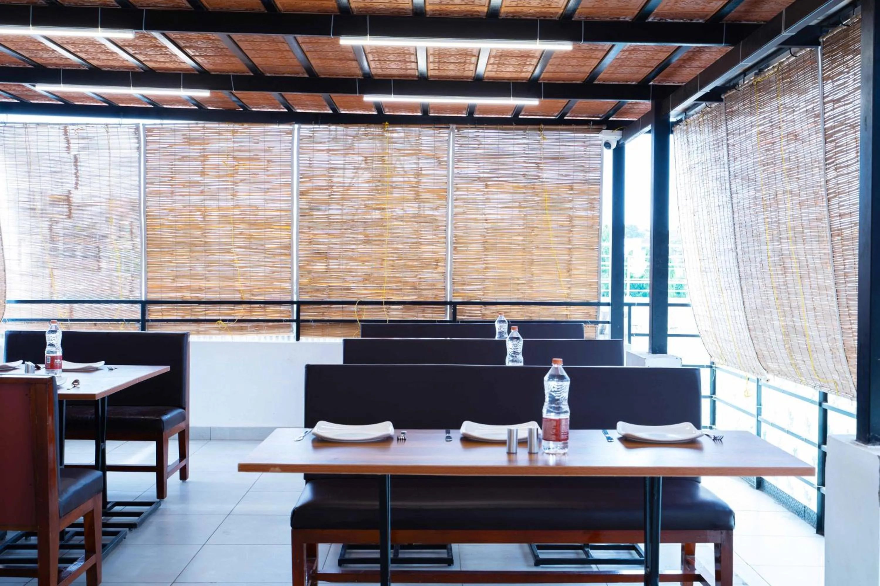 Restaurant/places to eat in Treebo The Grand Skyla, Malleshwaram