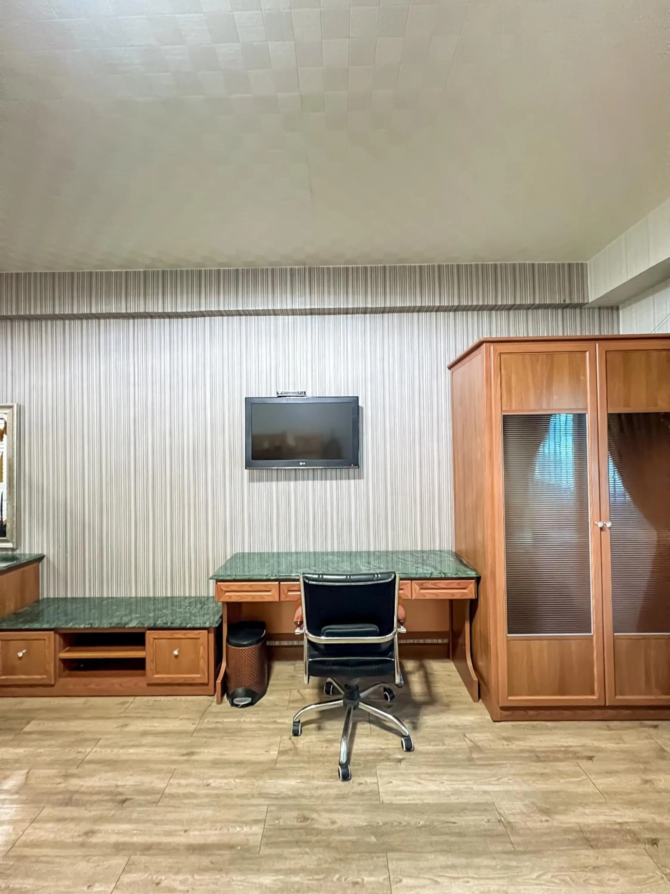 TV and multimedia in Silom Dynasty Hostel