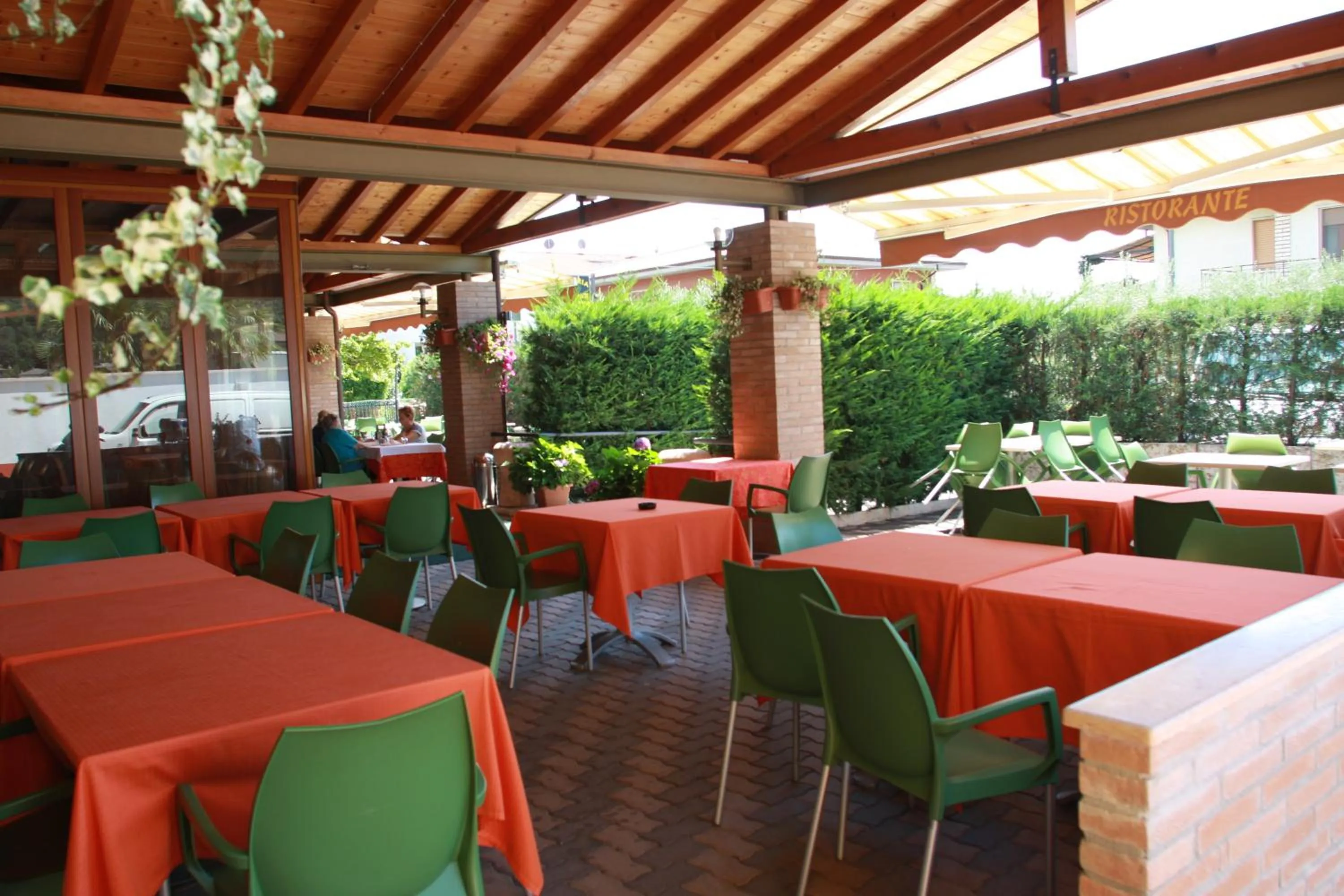 Restaurant/places to eat in Hotel Venere