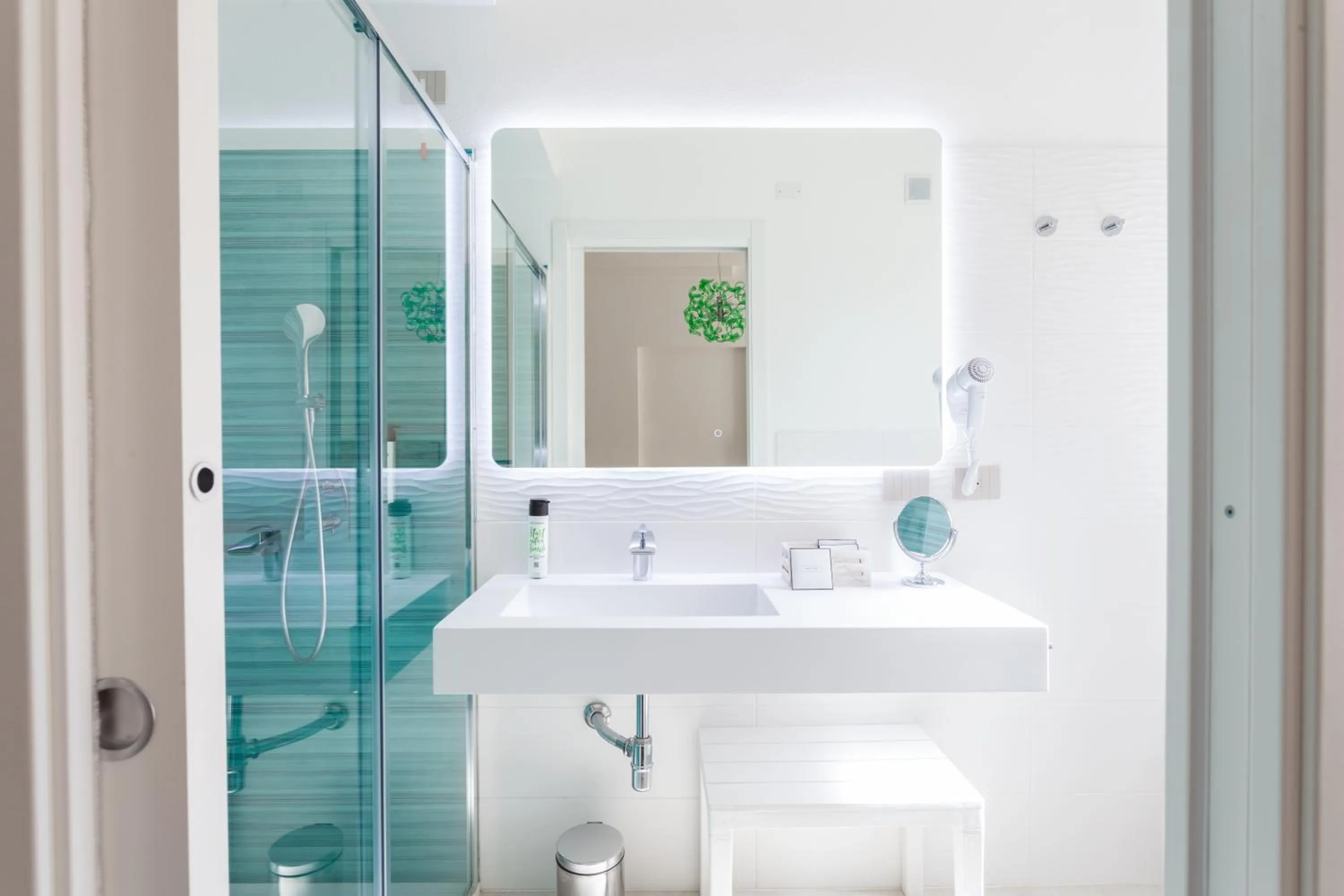 Shower in Glorian Hotel