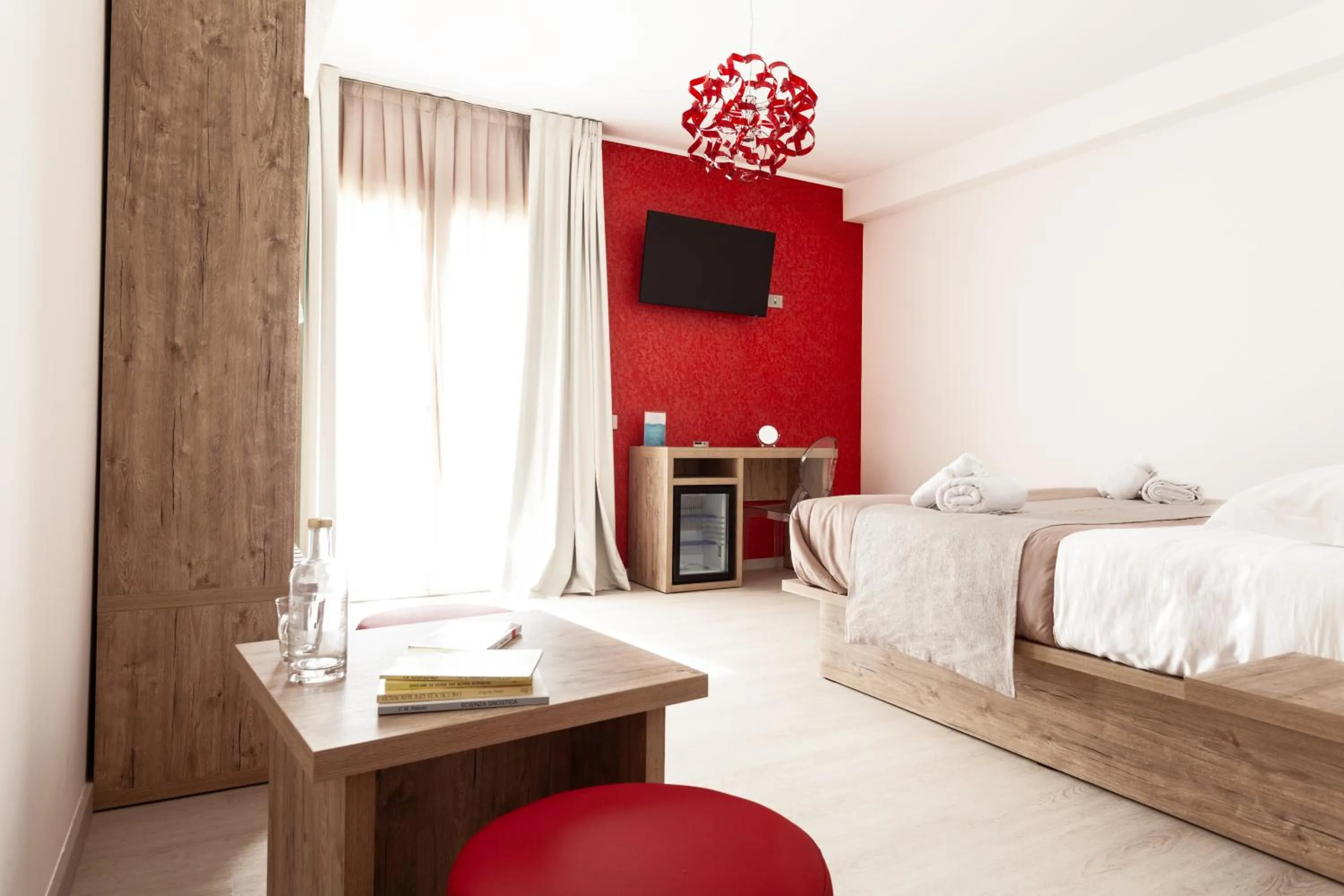 Photo of the whole room, Bed in Glorian Hotel