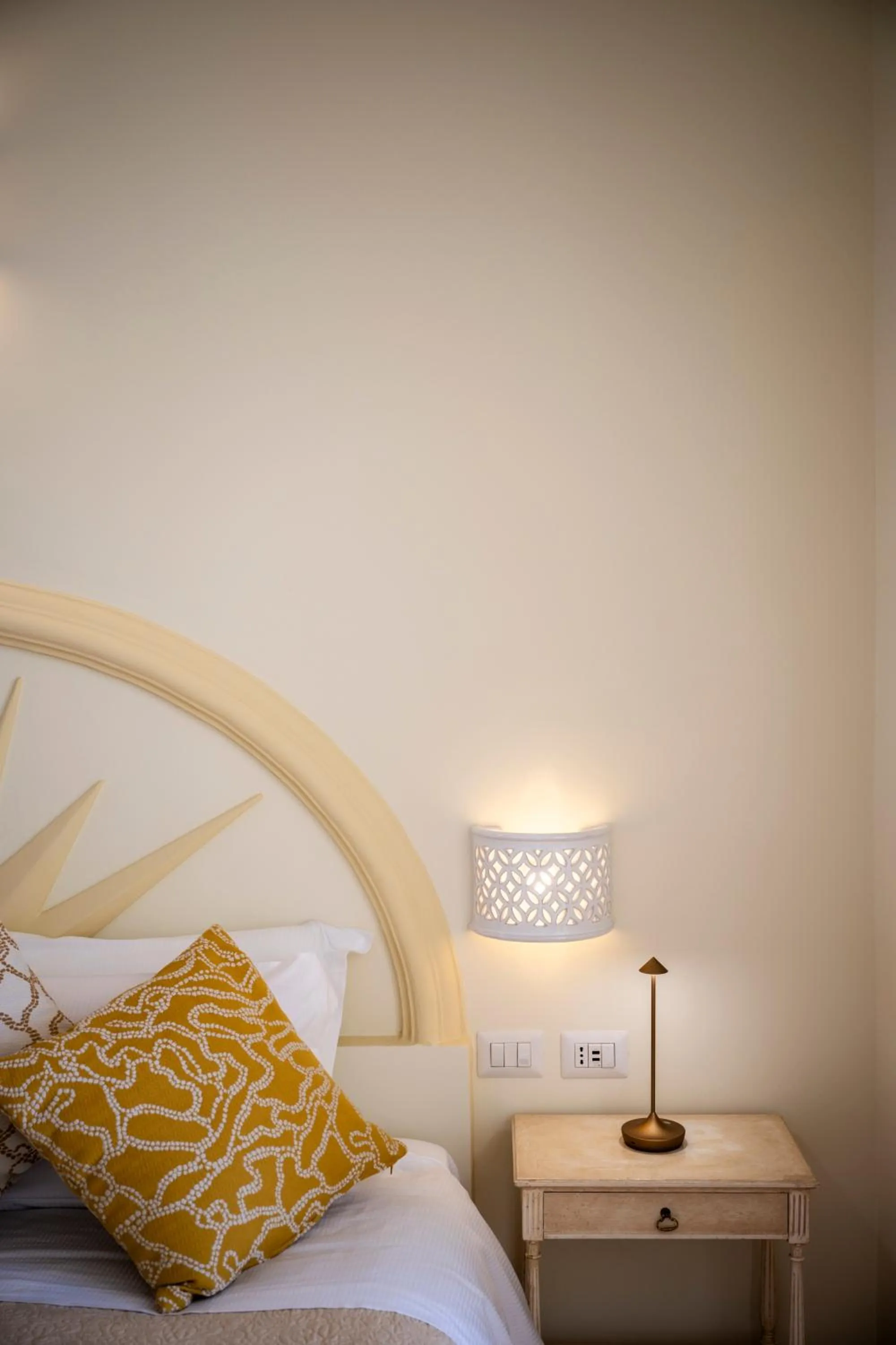 Bed in Villa Santa Chiara Positano Suites