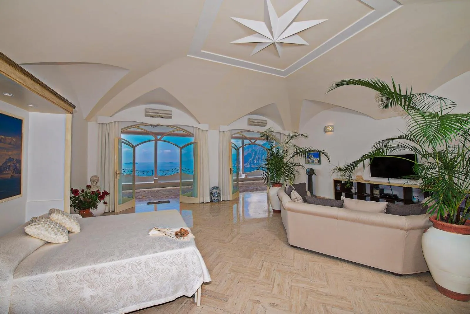 Bed in Villa Santa Chiara Positano Suites