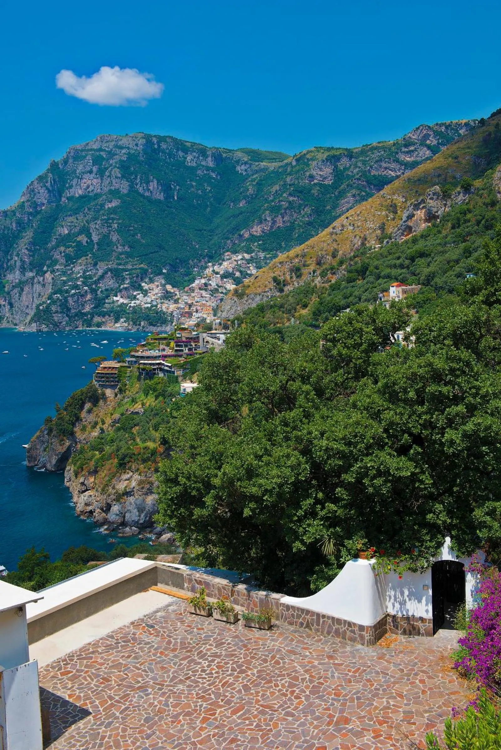 Parking in Villa Santa Chiara Positano Suites