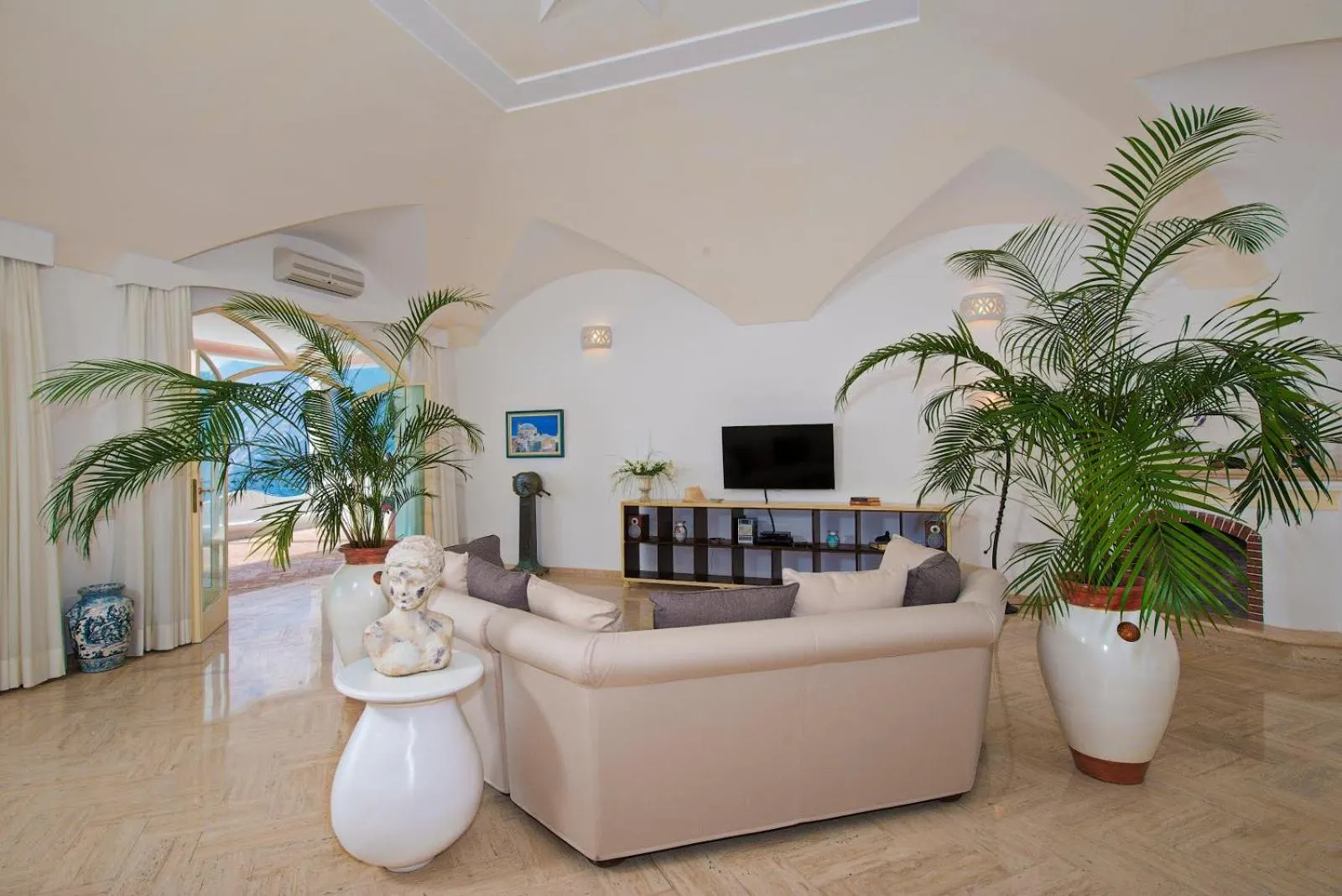 TV and multimedia in Villa Santa Chiara Positano Suites