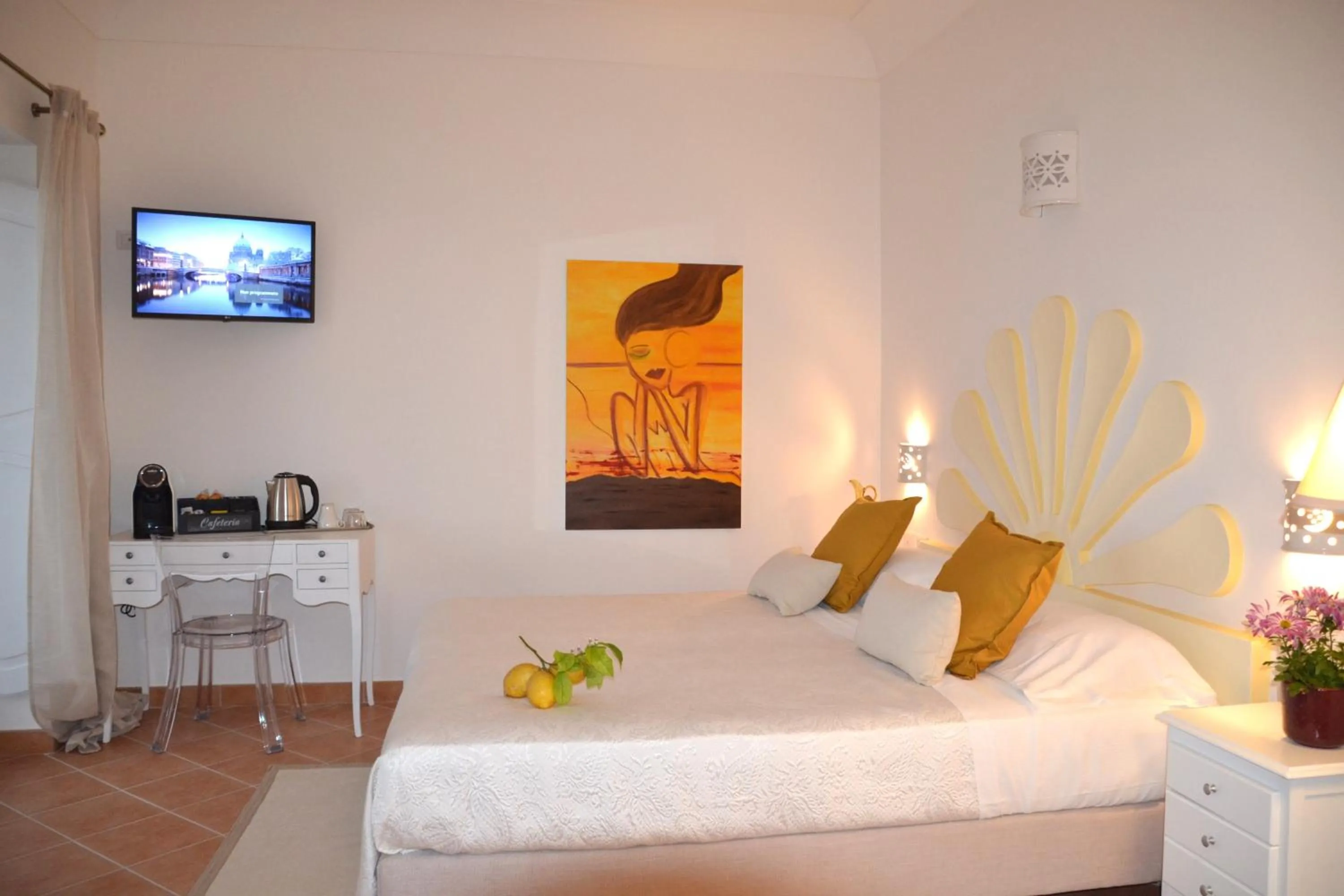 Coffee/tea facilities, Bed in Villa Santa Chiara Positano Suites