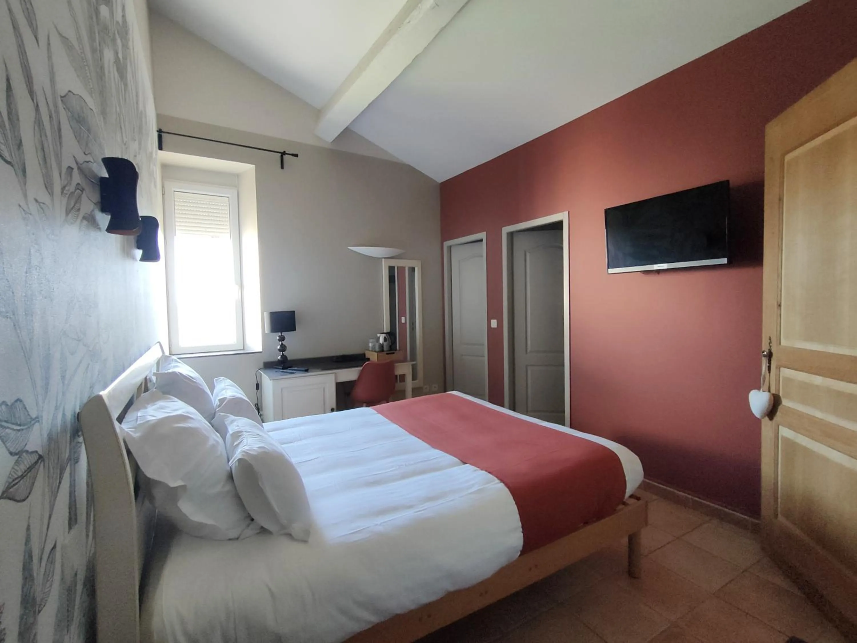 Photo of the whole room, Bed in Hôtel Restaurant L'Art des Mets by Côté Jardin