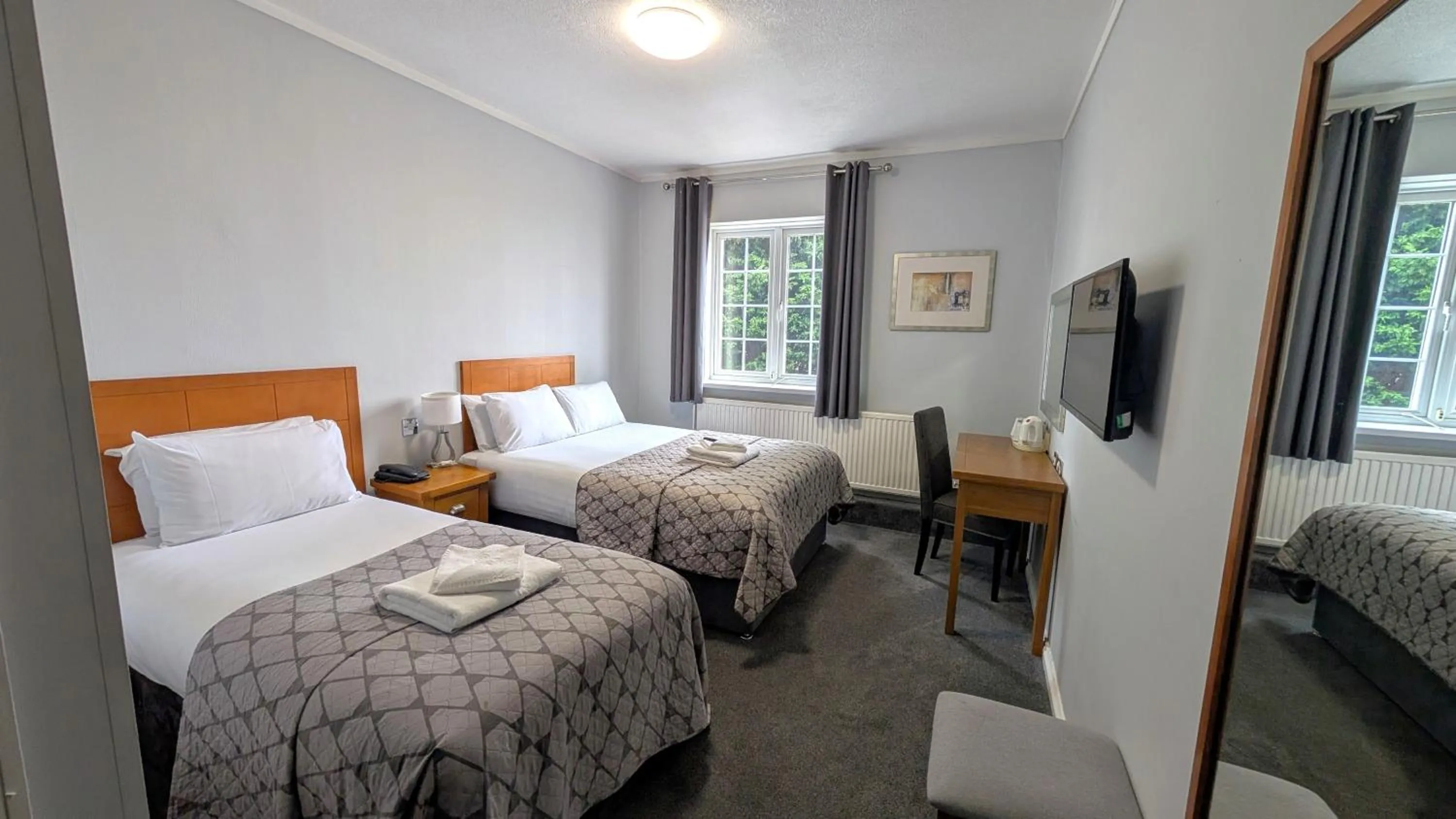 Bed in Quality Hotel Coventry