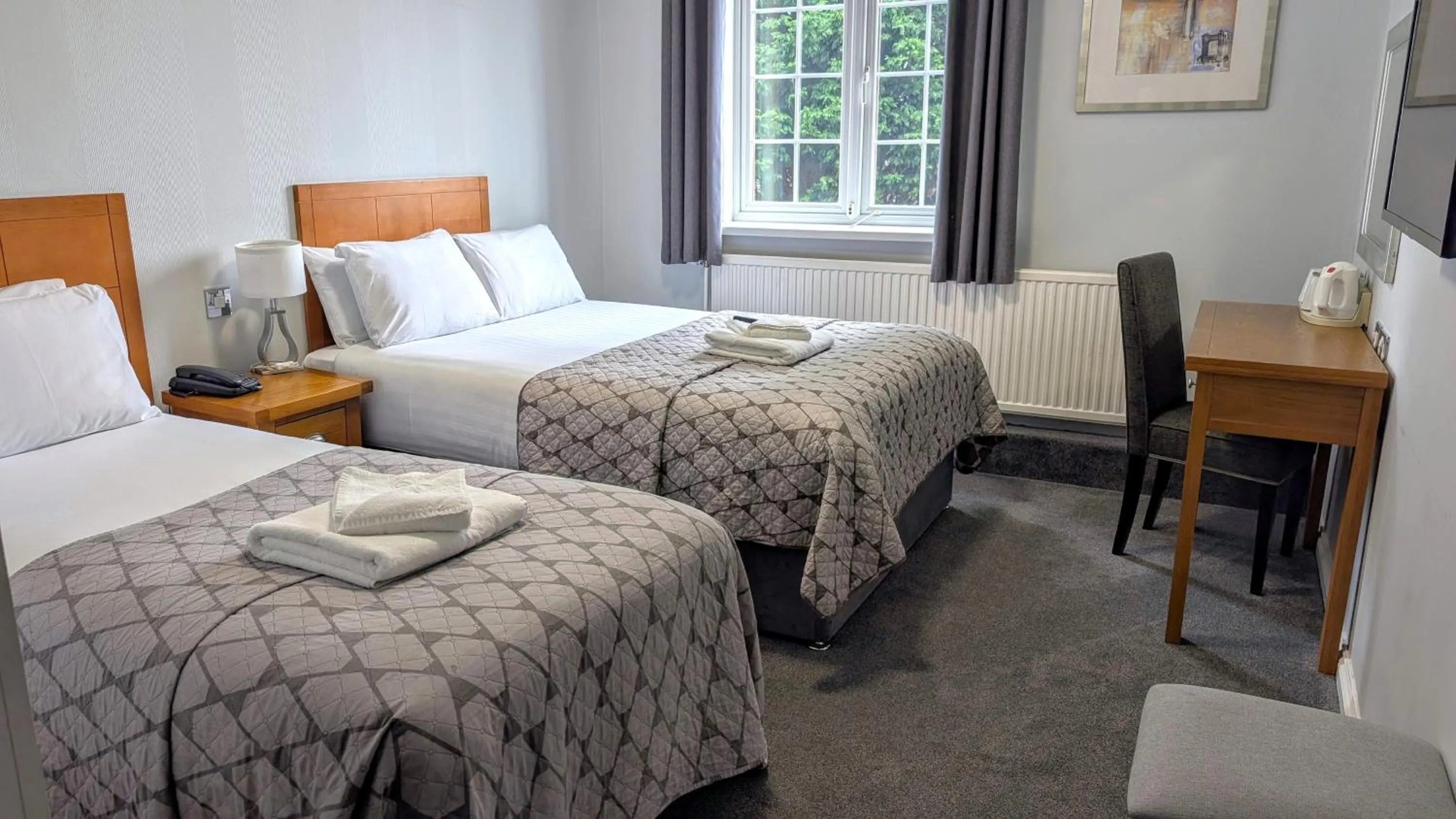 Bed in Quality Hotel Coventry