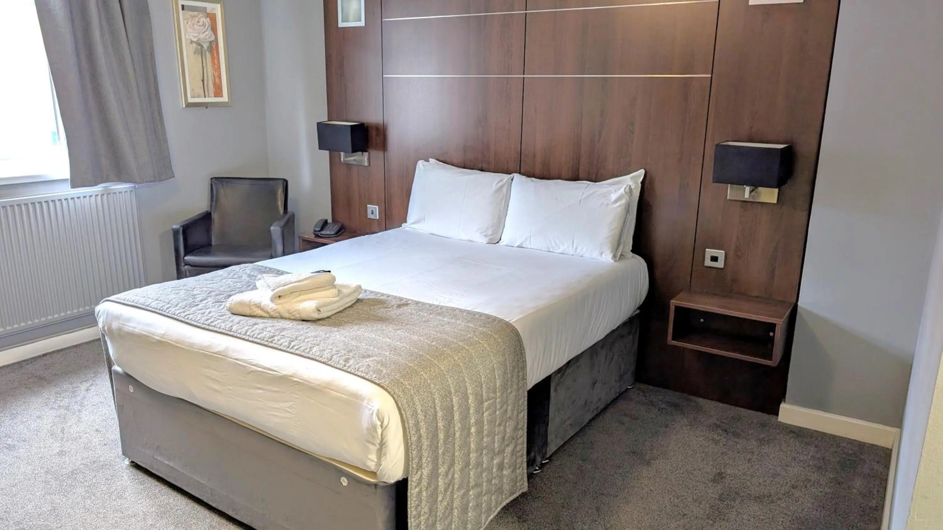 Bed in Quality Hotel Coventry