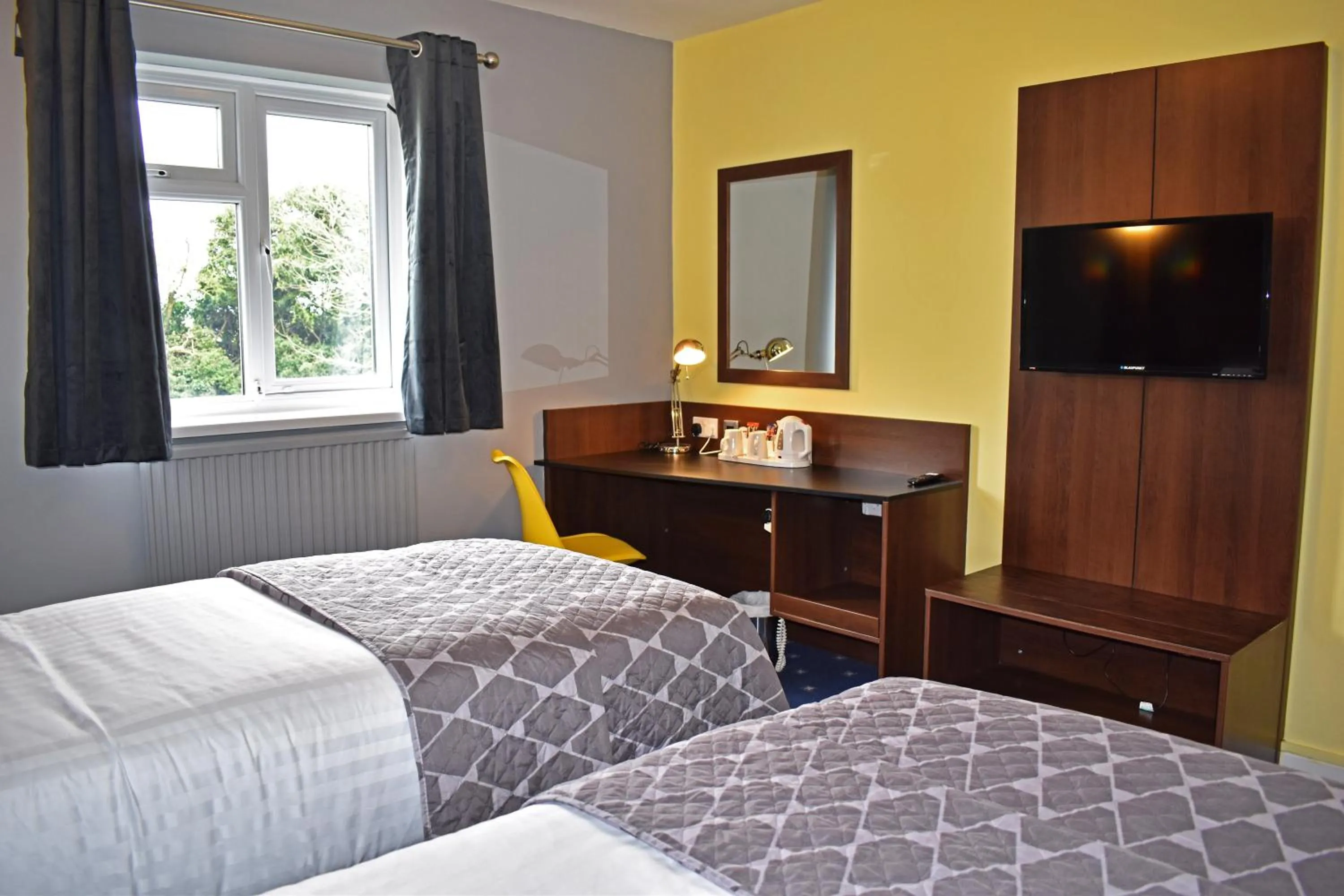 Photo of the whole room, Bed in Quality Hotel Coventry