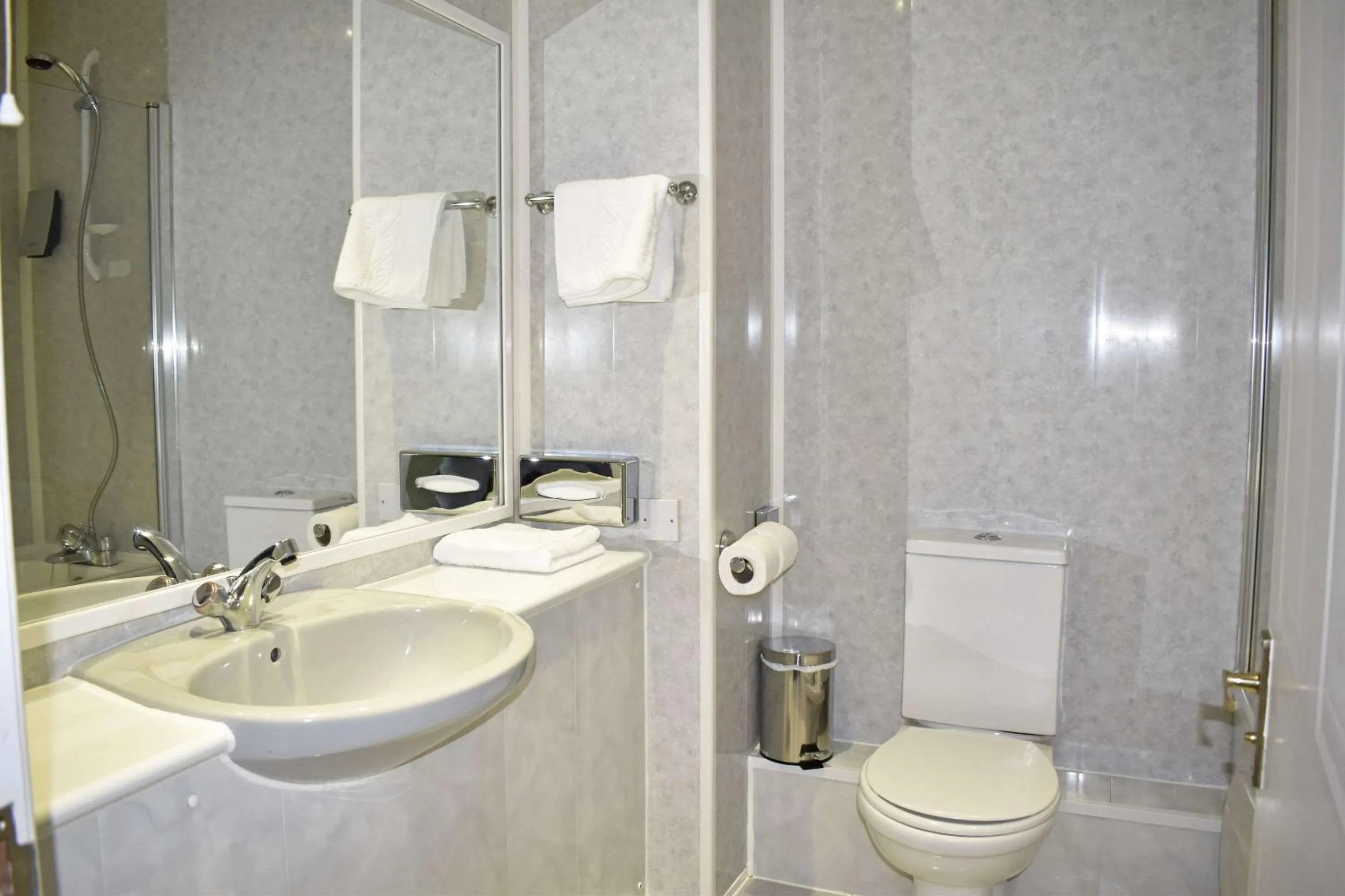 Bedroom in Quality Hotel Coventry