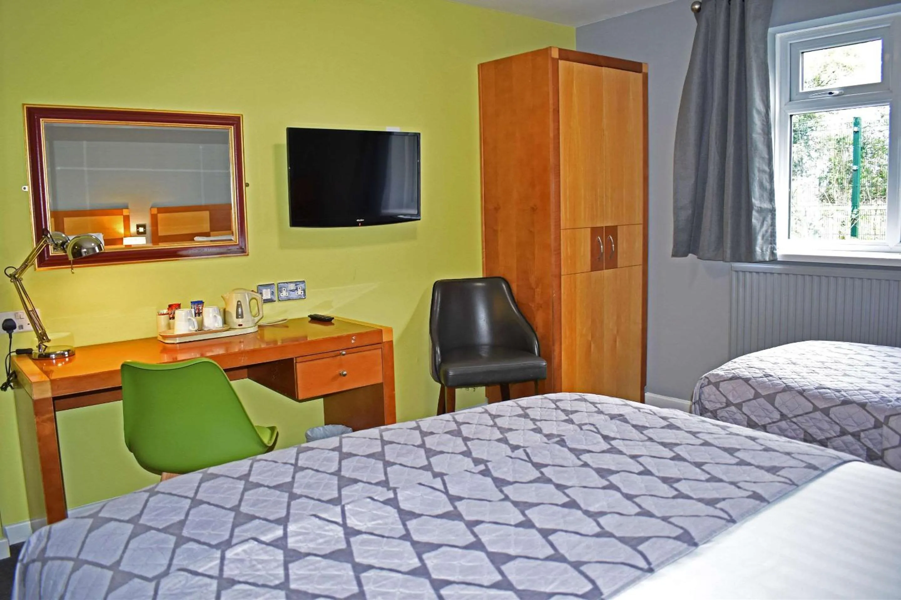 Bedroom, Bed in Quality Hotel Coventry