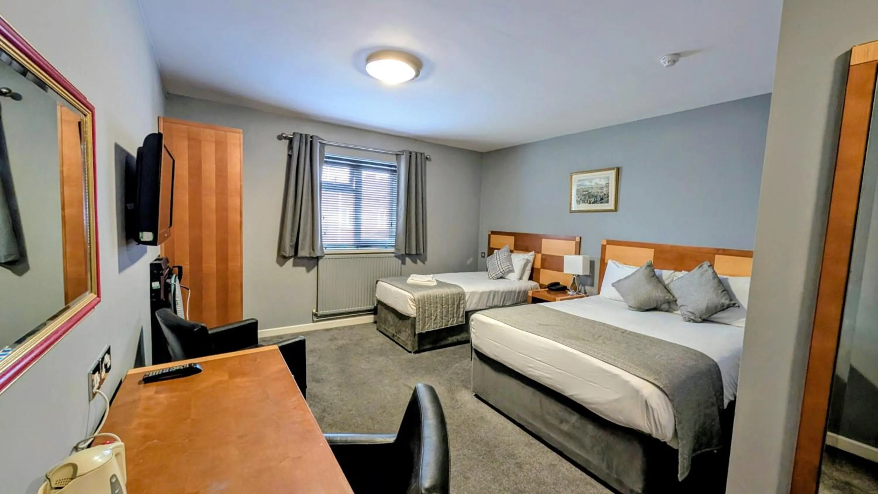 Bed in Quality Hotel Coventry