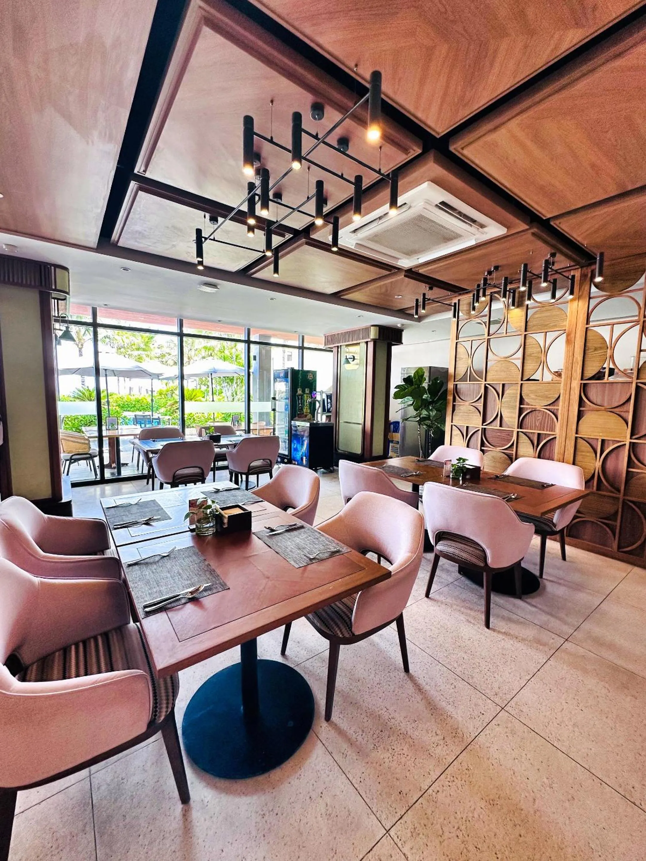 Restaurant/places to eat in Hese Pool Villas & Resort Cam Ranh