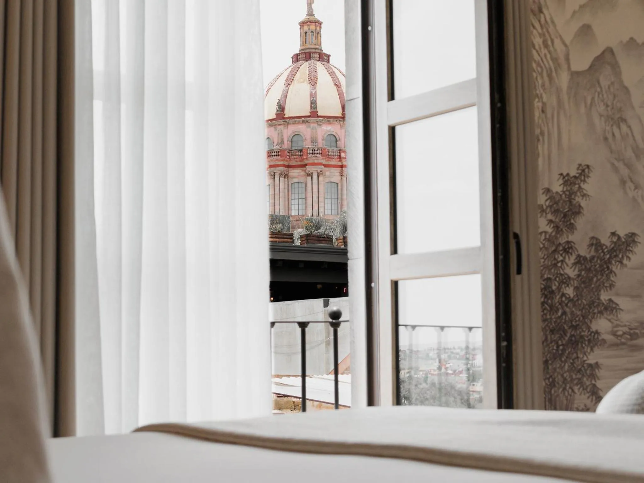 City view, Bed in Hotel Maria Camille