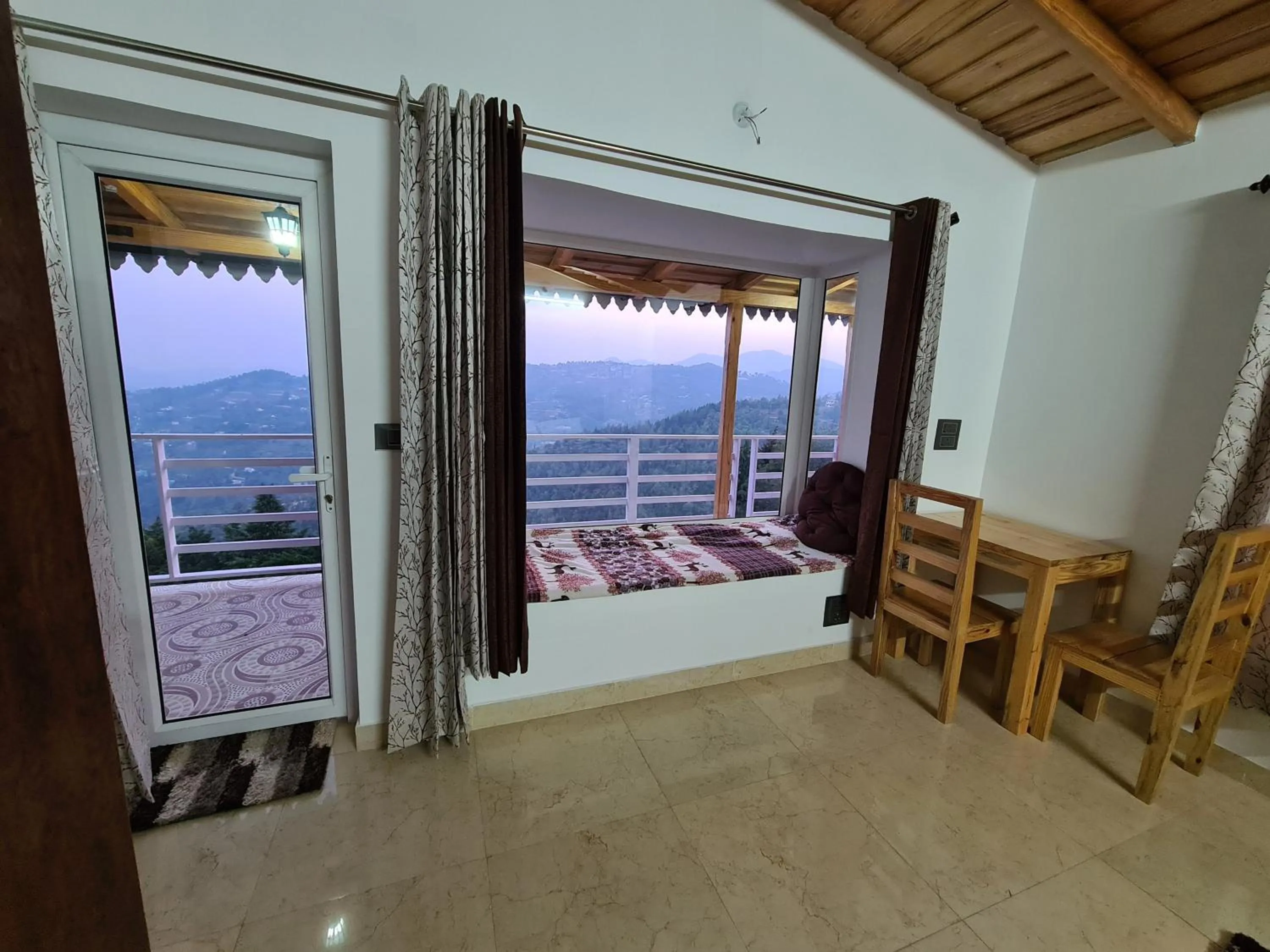 Mountain view, Bed in Abhi's Cottage