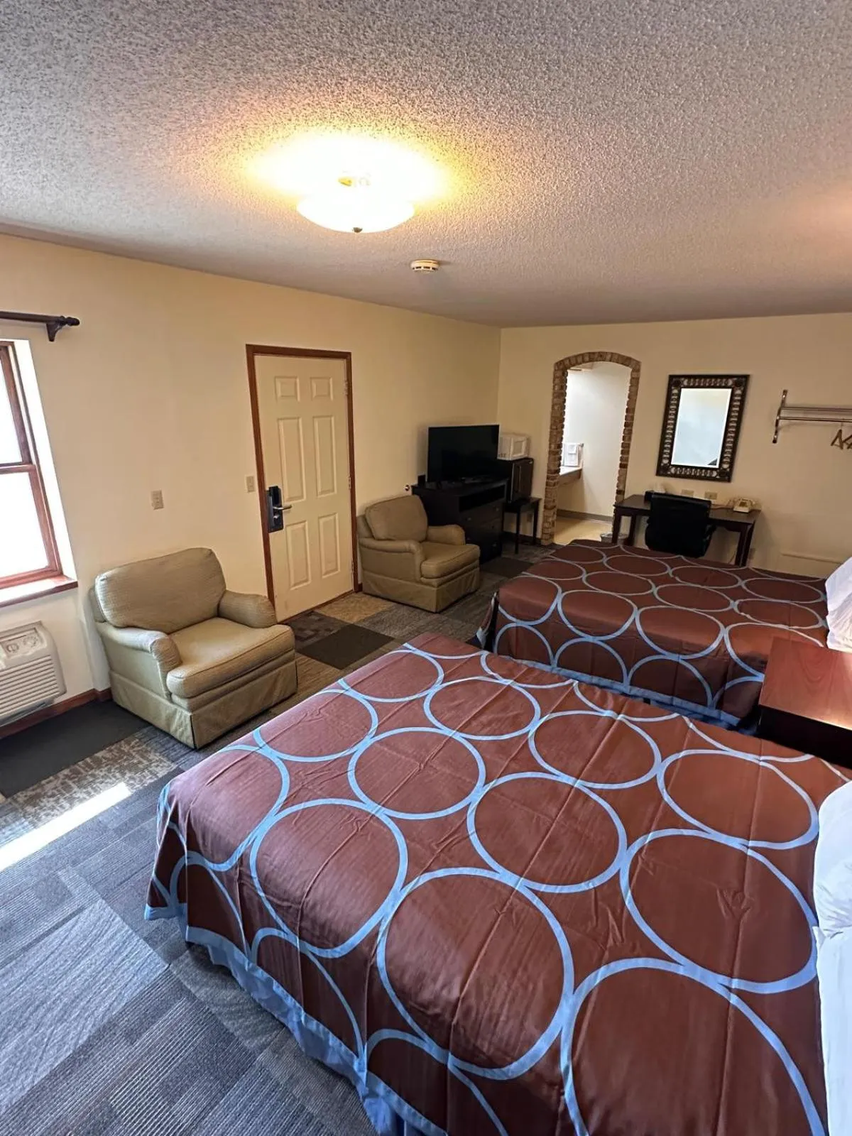 Photo of the whole room, Bed in St Croix Suites - St Croix Falls