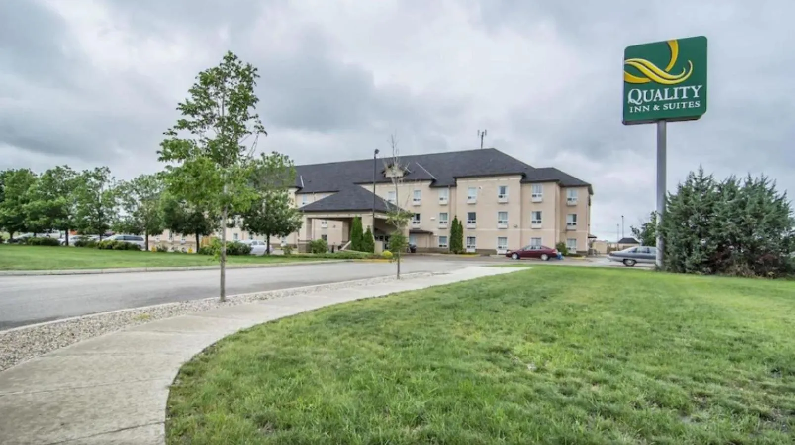 Facade/entrance in Quality Inn & Suites Yorkton