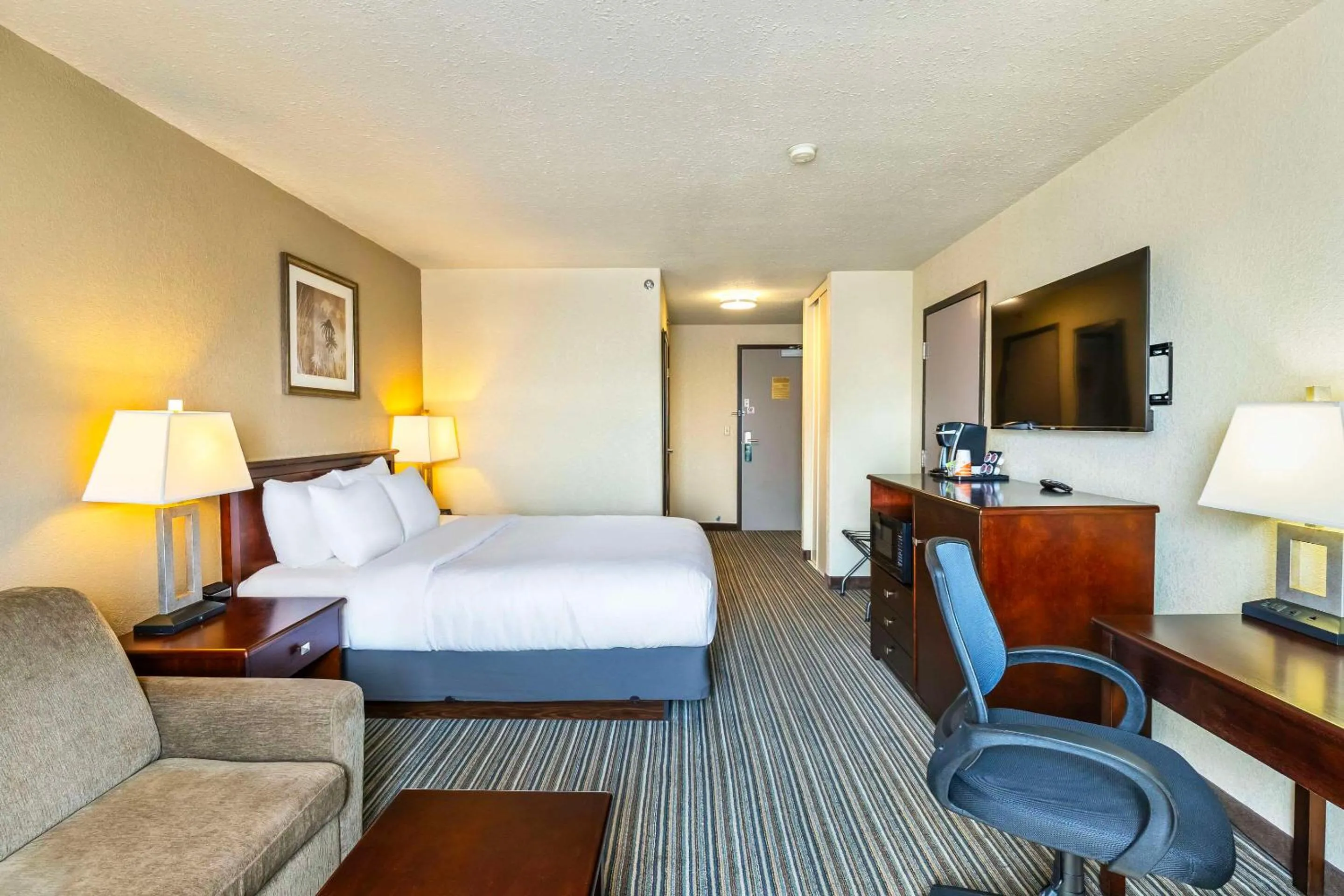 Bedroom, Bed in Quality Inn & Suites Yorkton