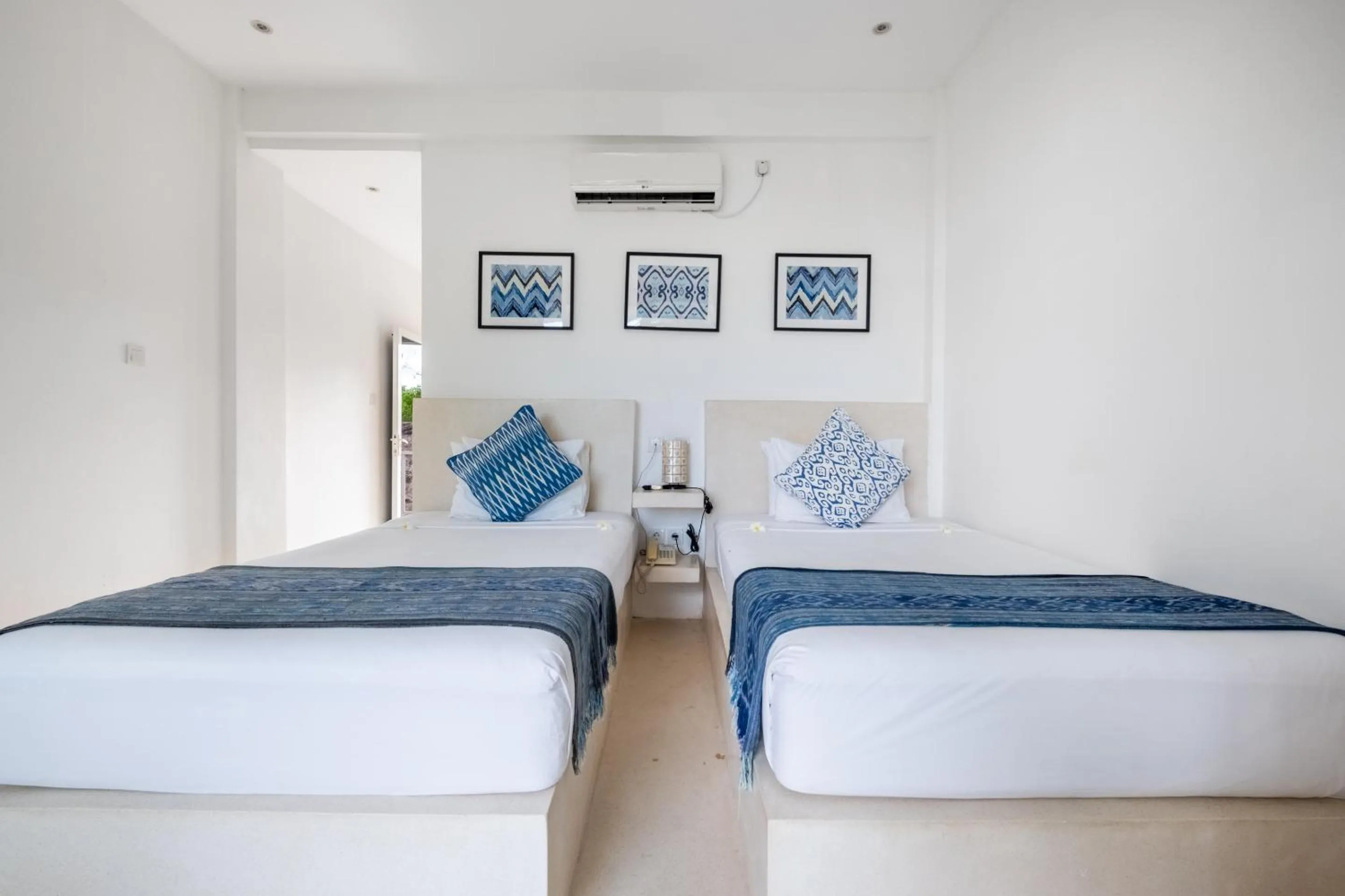 Photo of the whole room, Bed in Seri Resort Gili Meno - Adults Only