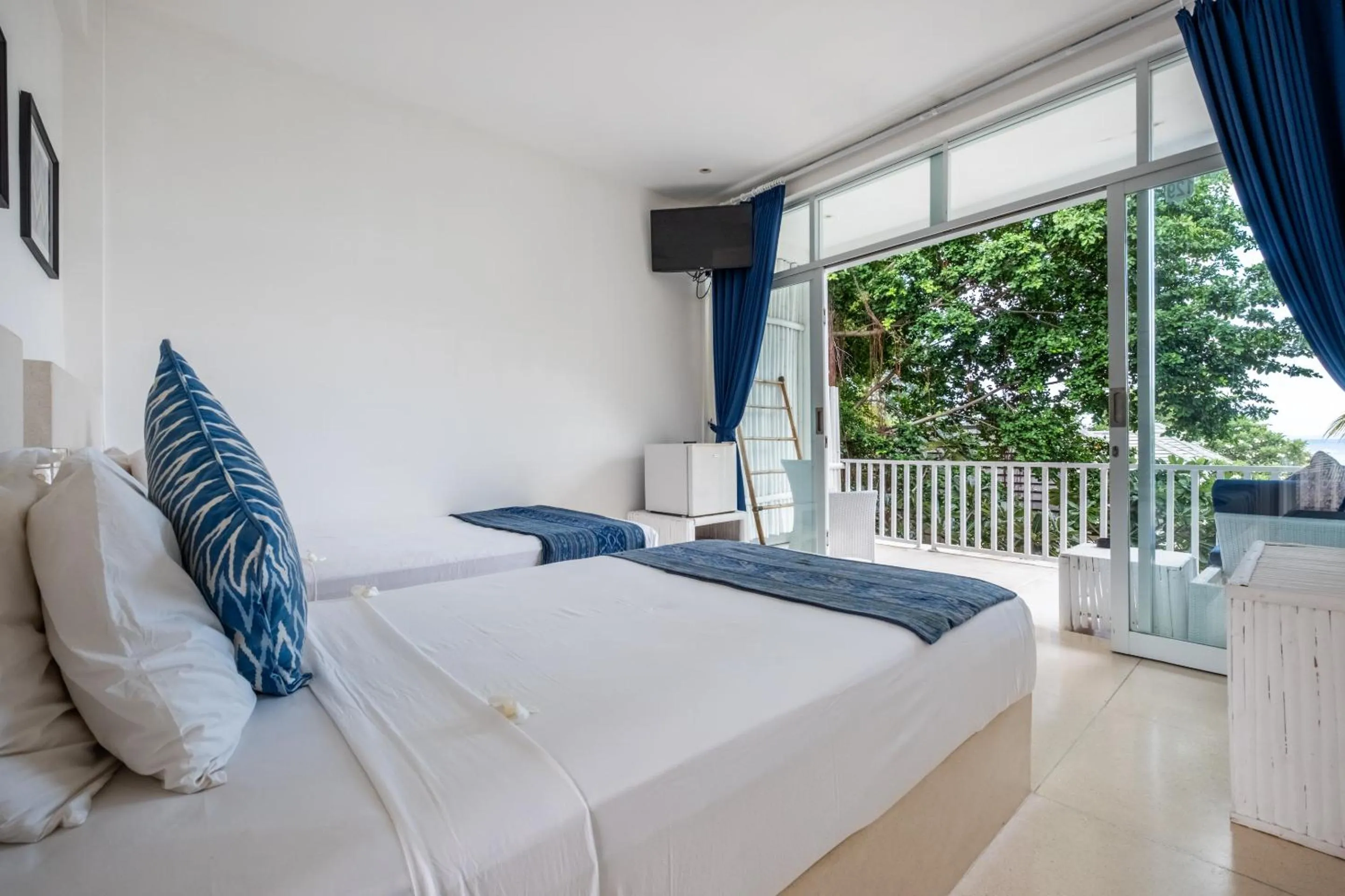 Photo of the whole room, Bed in Seri Resort Gili Meno - Adults Only