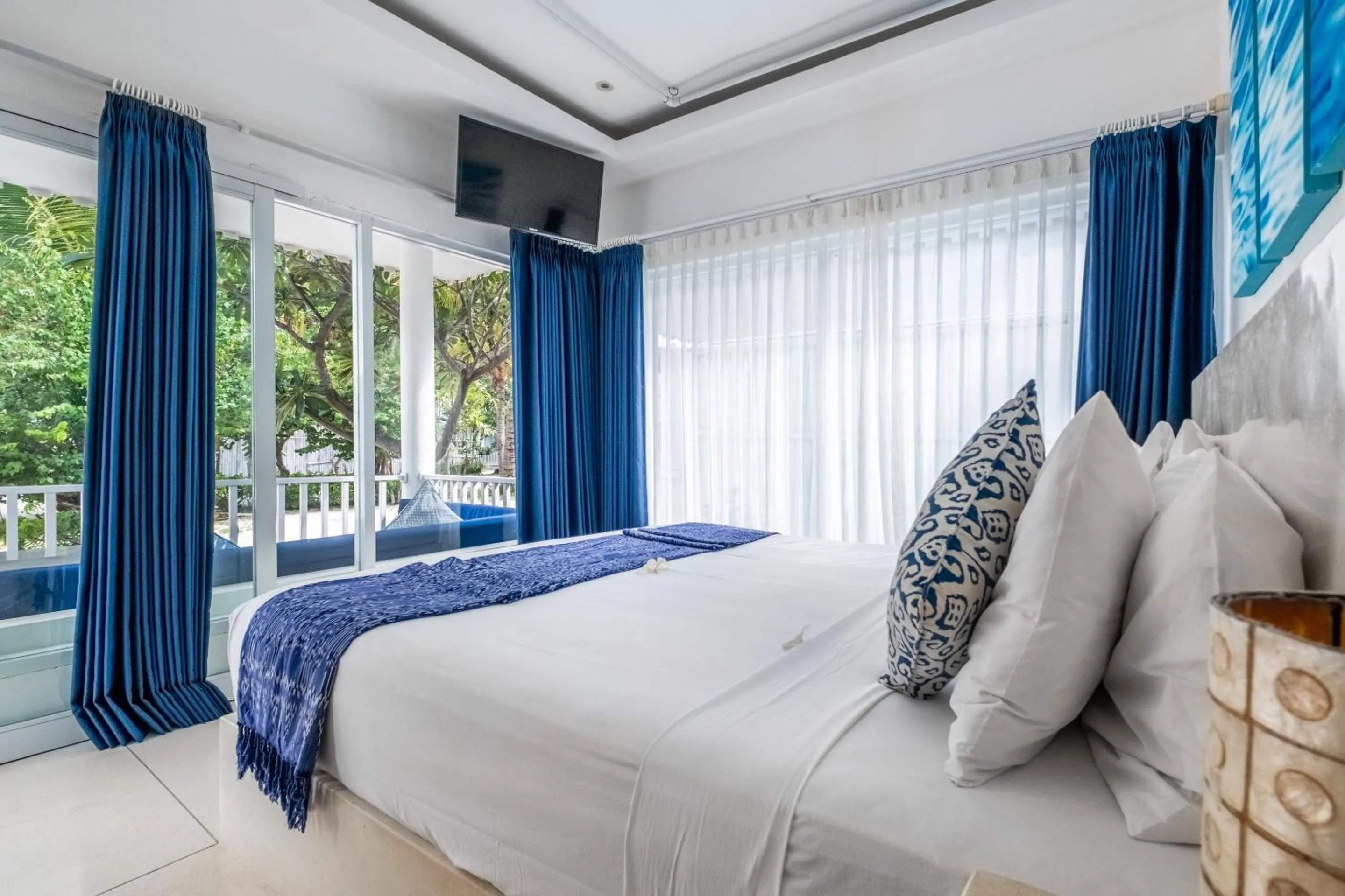 TV and multimedia, Bed in Seri Resort Gili Meno - Adults Only