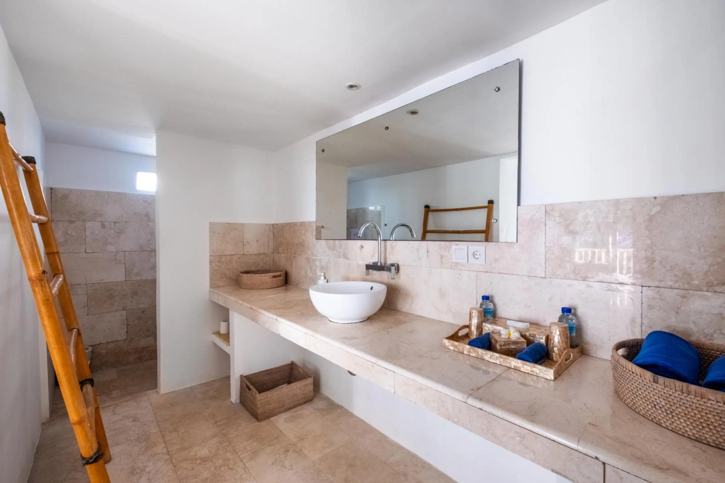 Bathroom in Seri Resort Gili Meno - Adults Only