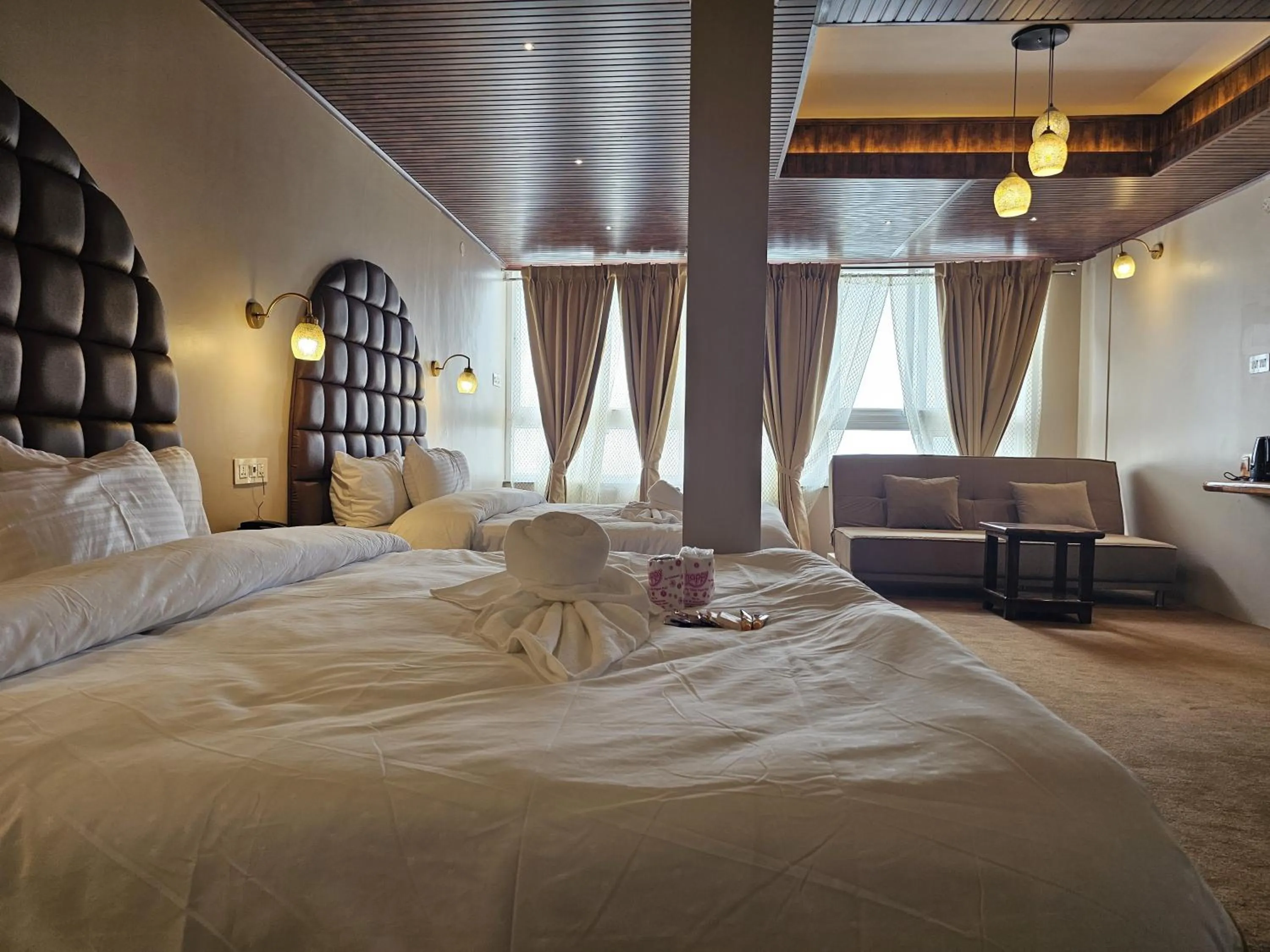 Seating area in Hotel Golden Orchid