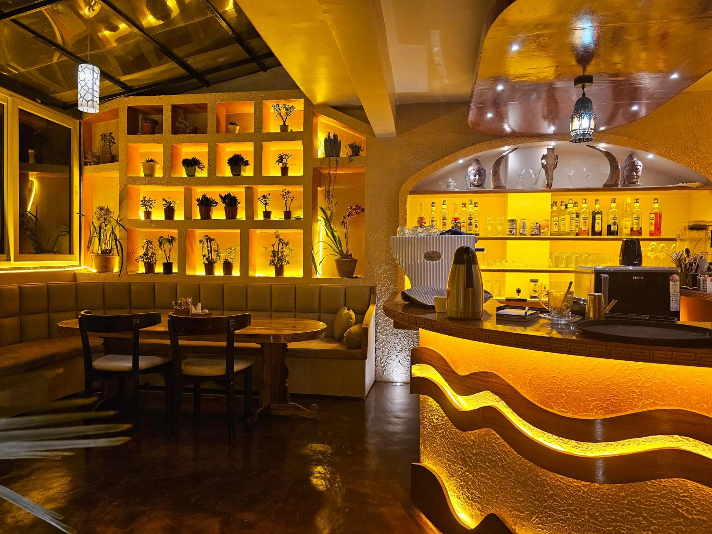 Lounge or bar in Hotel Golden Orchid