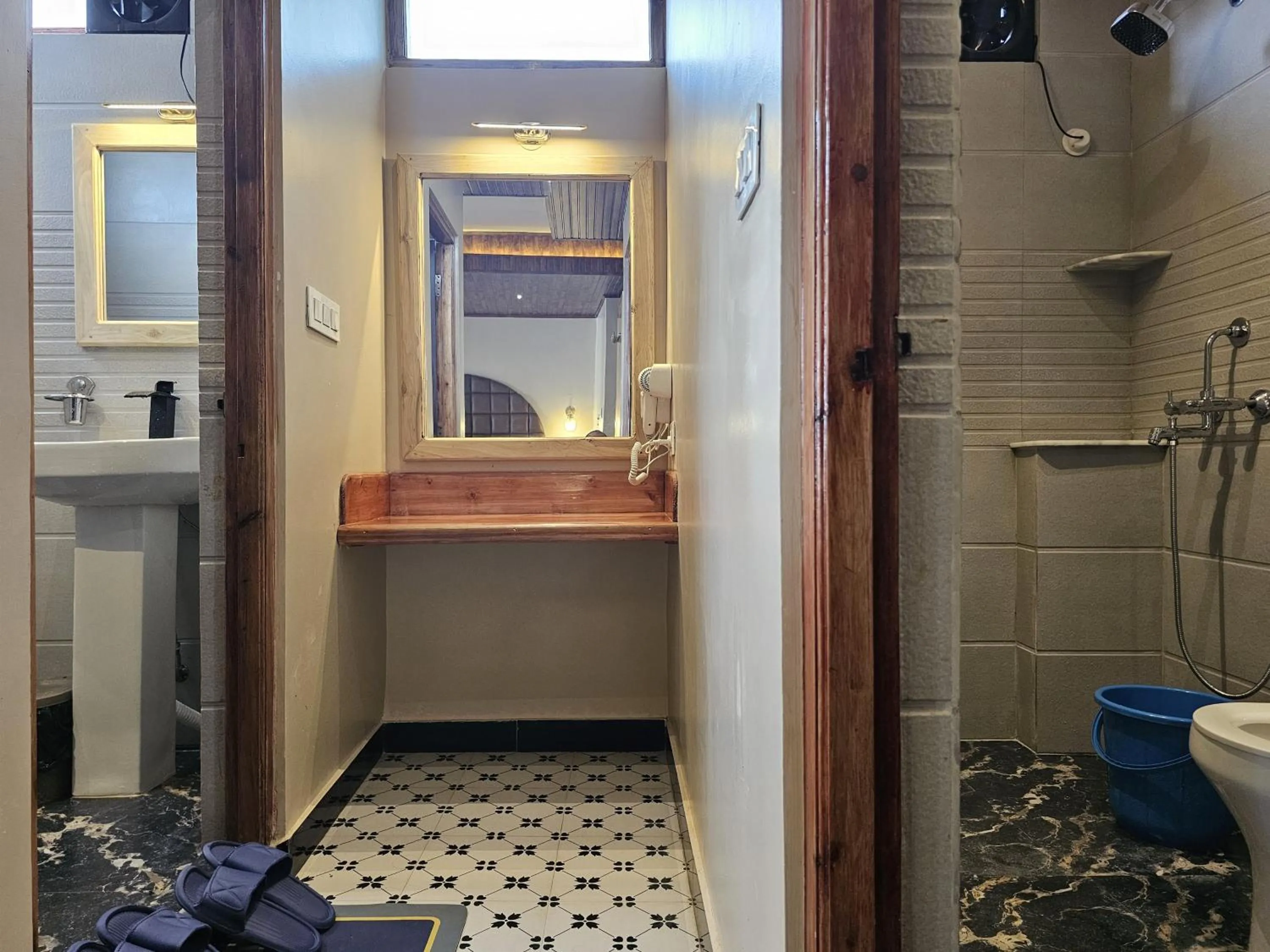 Toilet in Hotel Golden Orchid