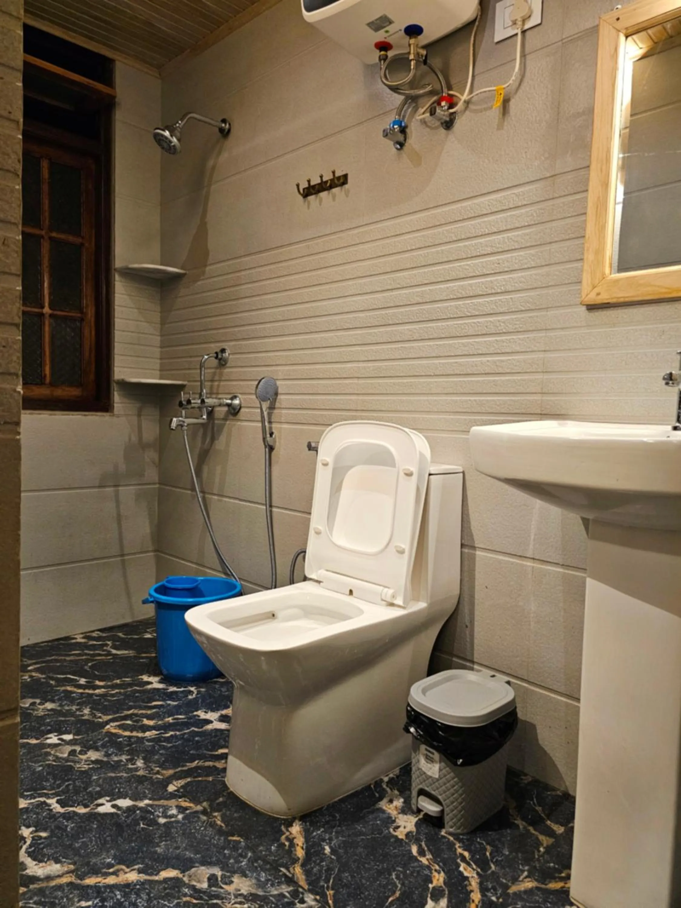 Toilet in Hotel Golden Orchid