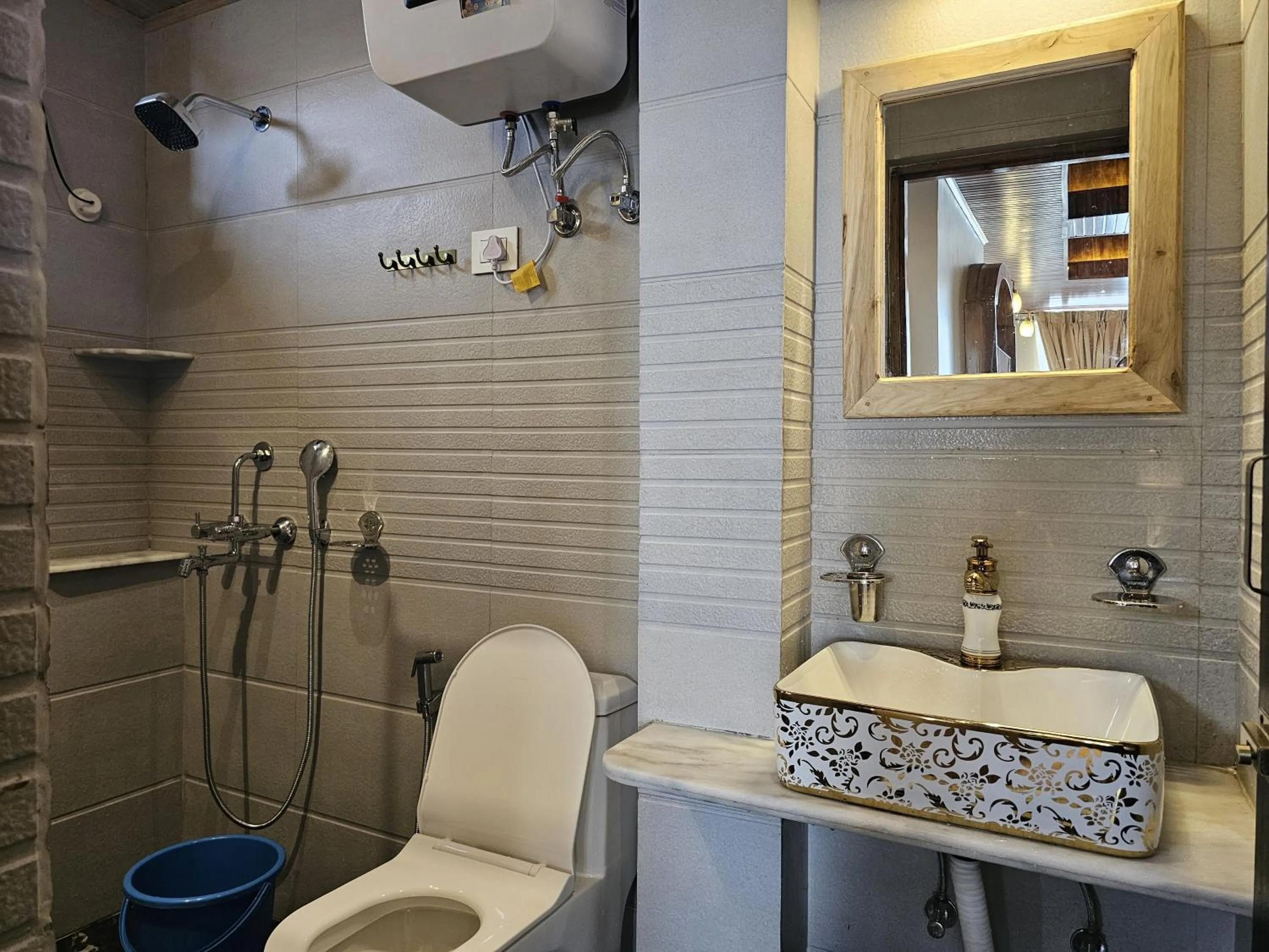 Toilet in Hotel Golden Orchid