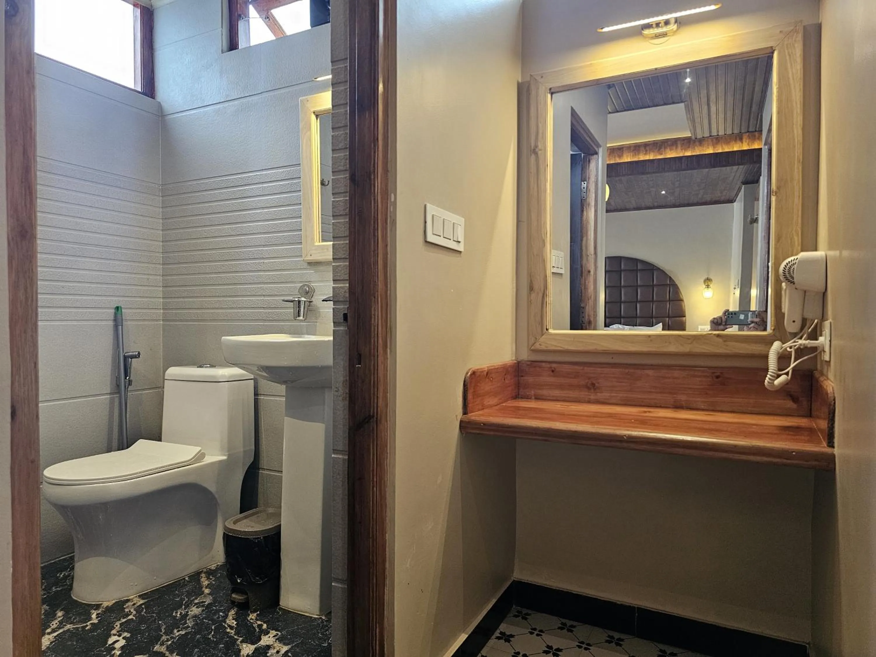 Toilet in Hotel Golden Orchid