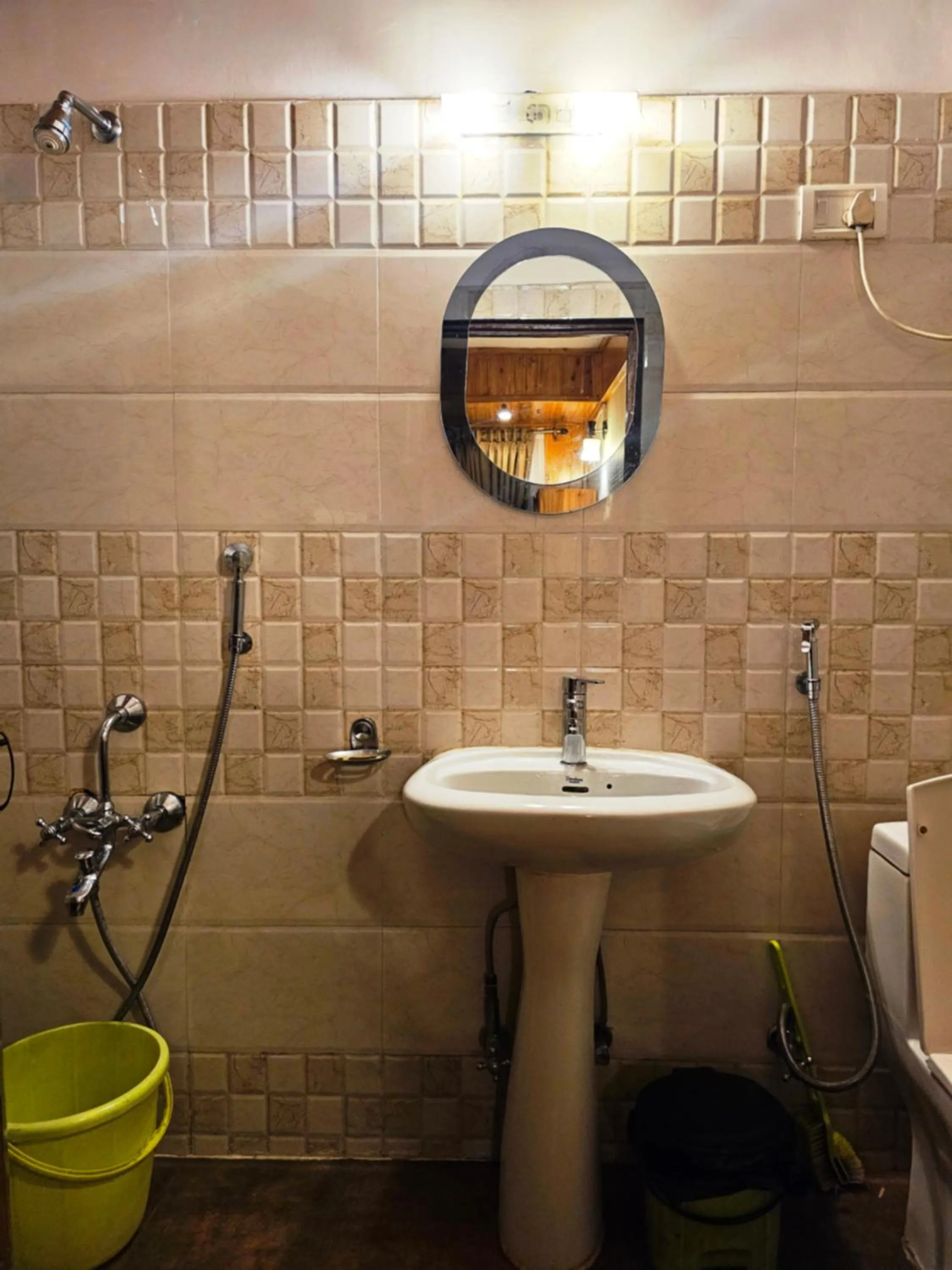 Toilet in Hotel Golden Orchid