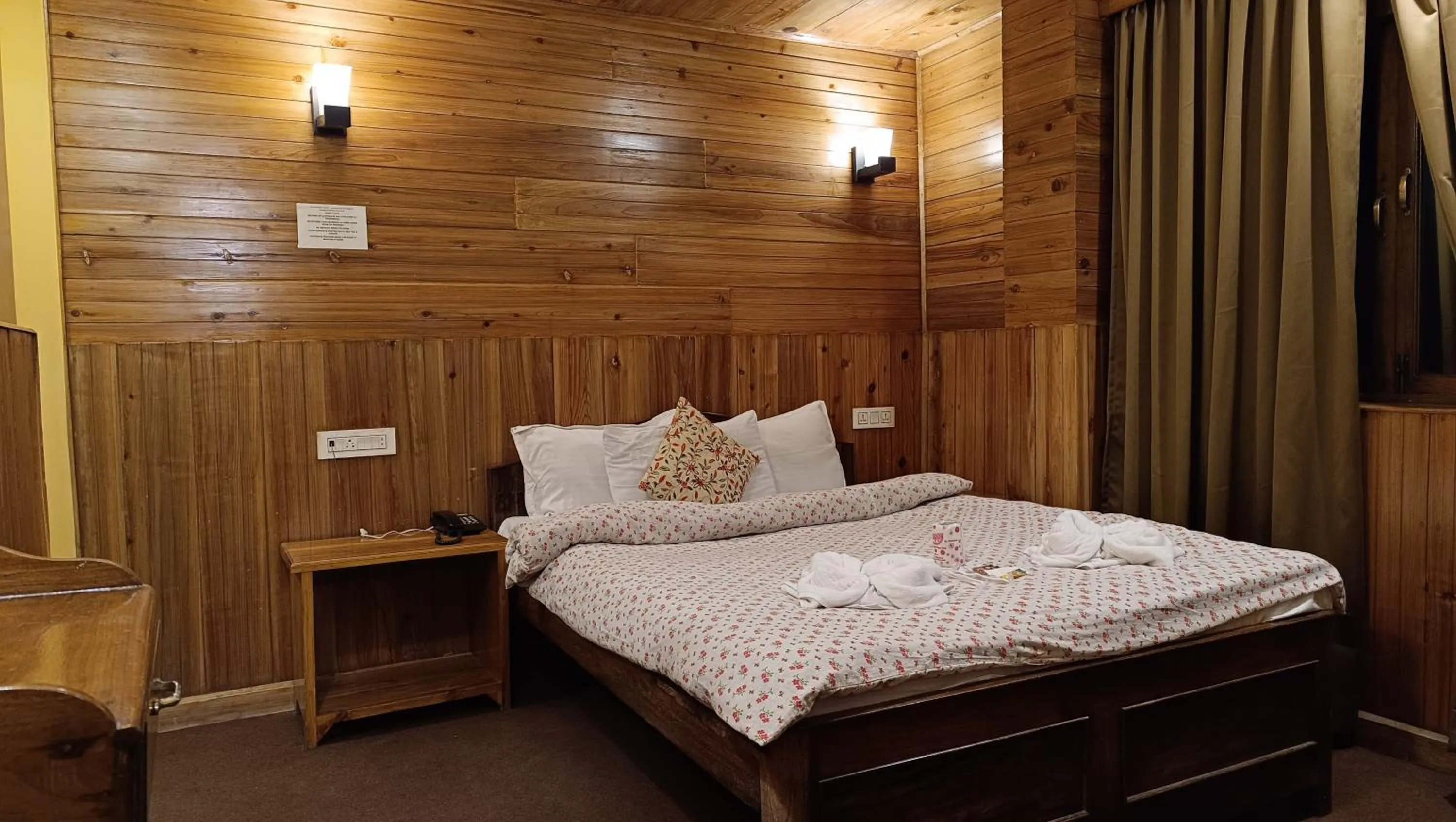 Bedroom in Hotel Golden Orchid