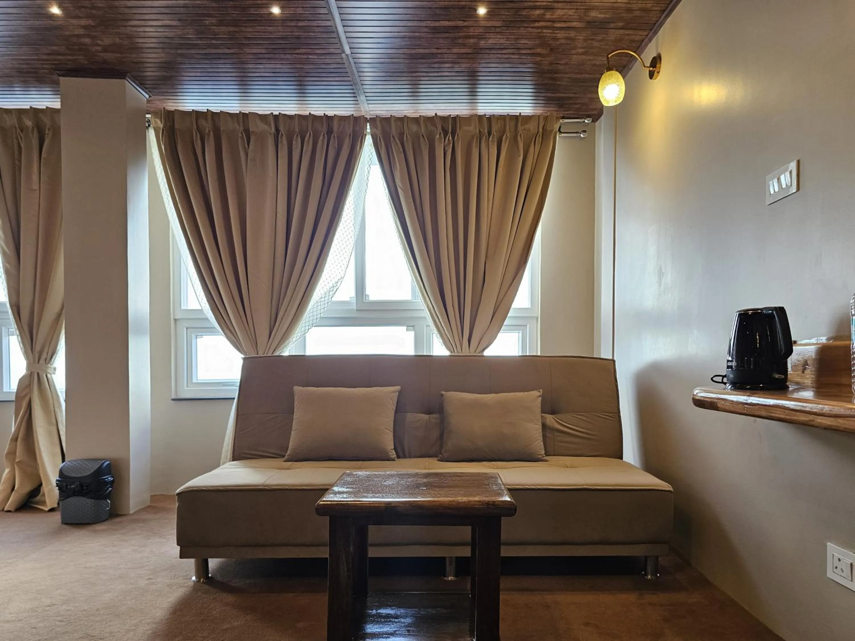 Coffee/tea facilities in Hotel Golden Orchid