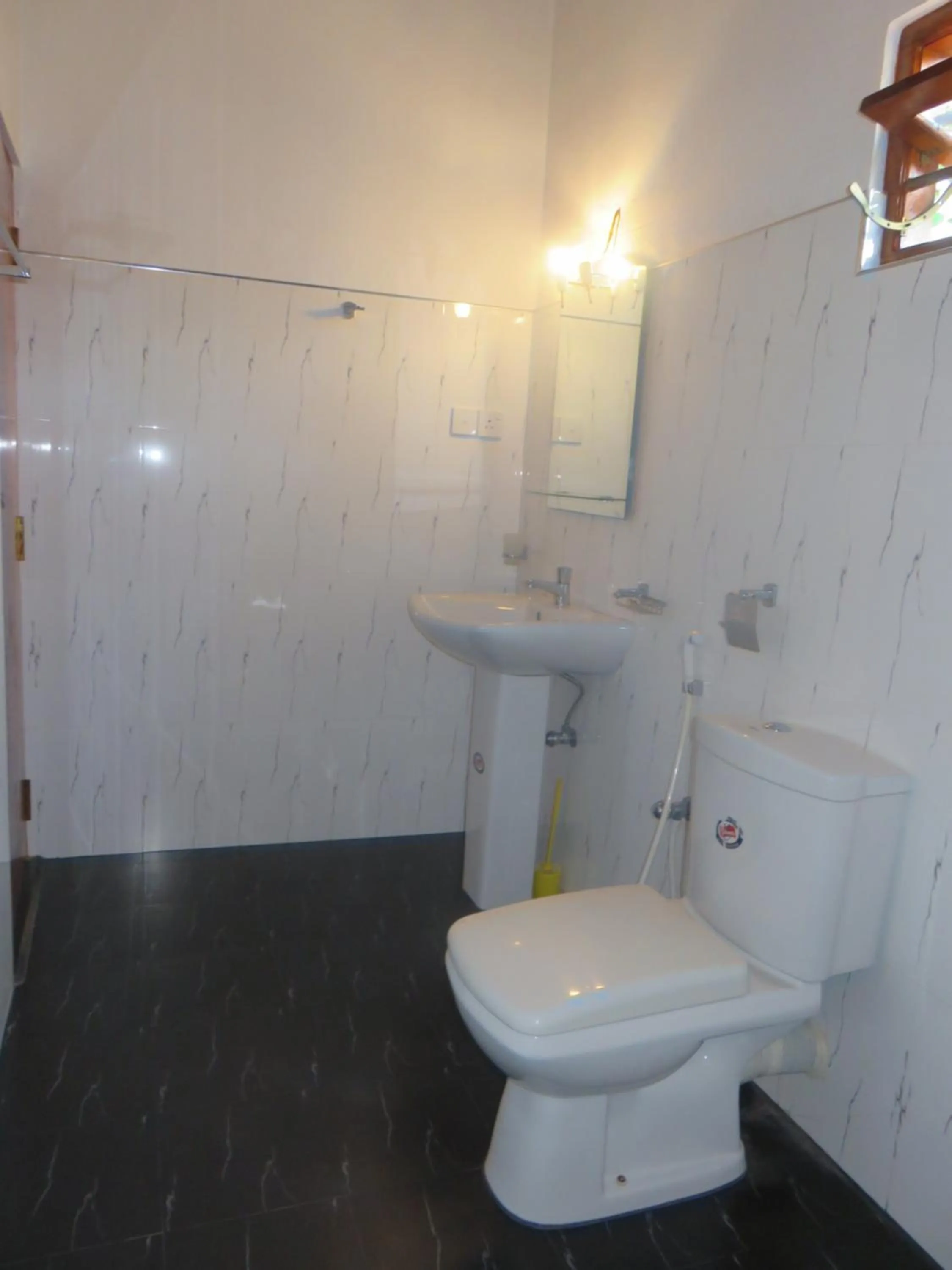 Bathroom in Beach Lagoon Guesthouse