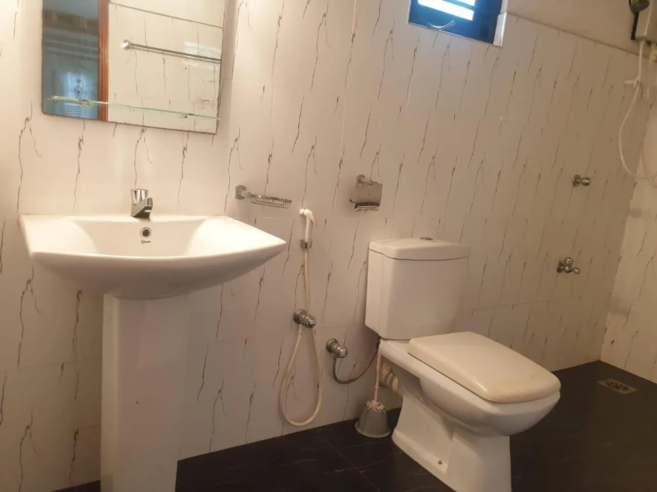 Bathroom in Beach Lagoon Guesthouse