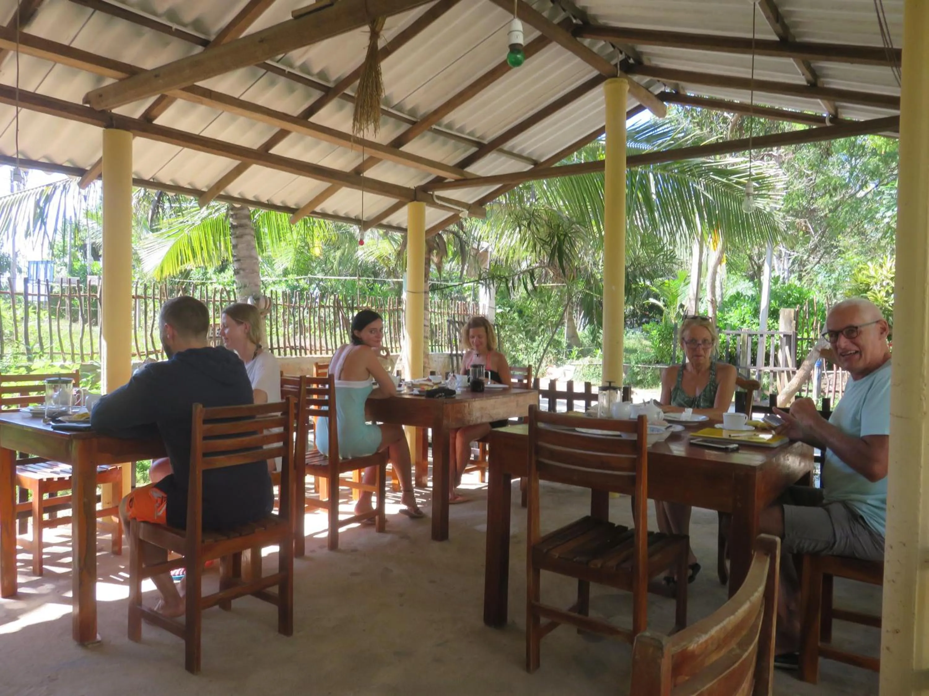 Restaurant/places to eat in Beach Lagoon Guesthouse