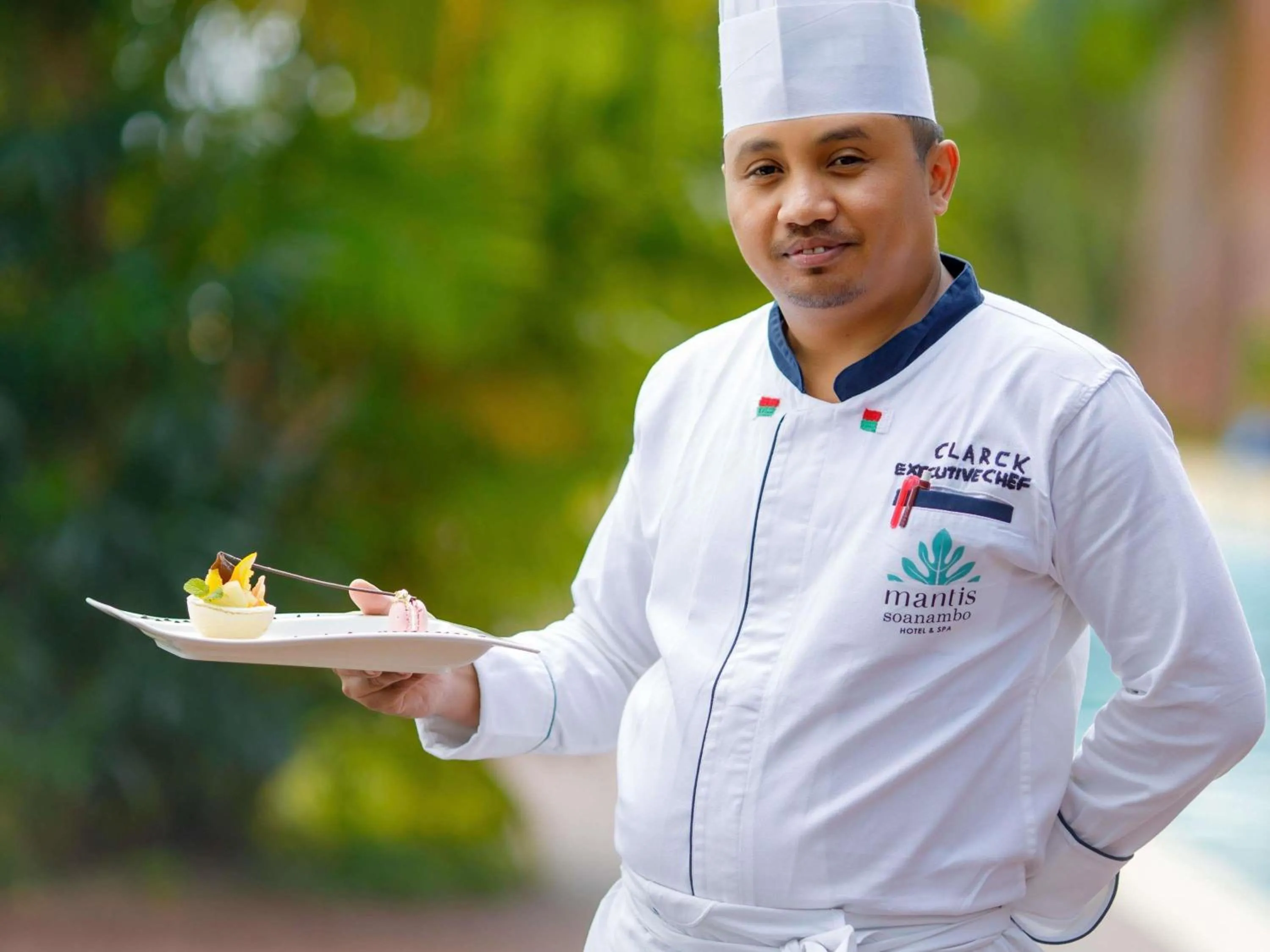 Restaurant/places to eat in Mantis Soanambo Hotel And Spa