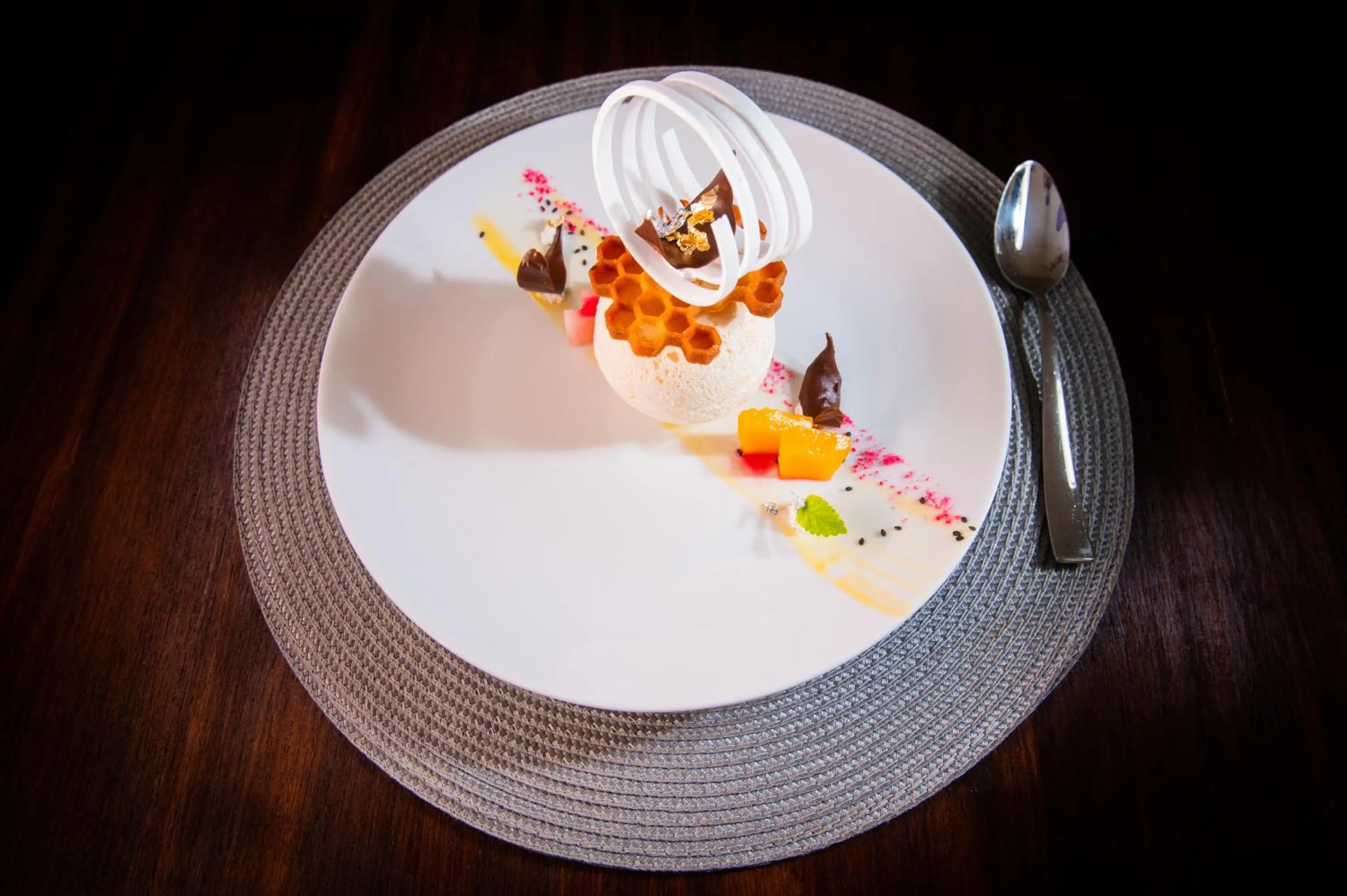 Restaurant/places to eat in Mantis Soanambo Hotel And Spa