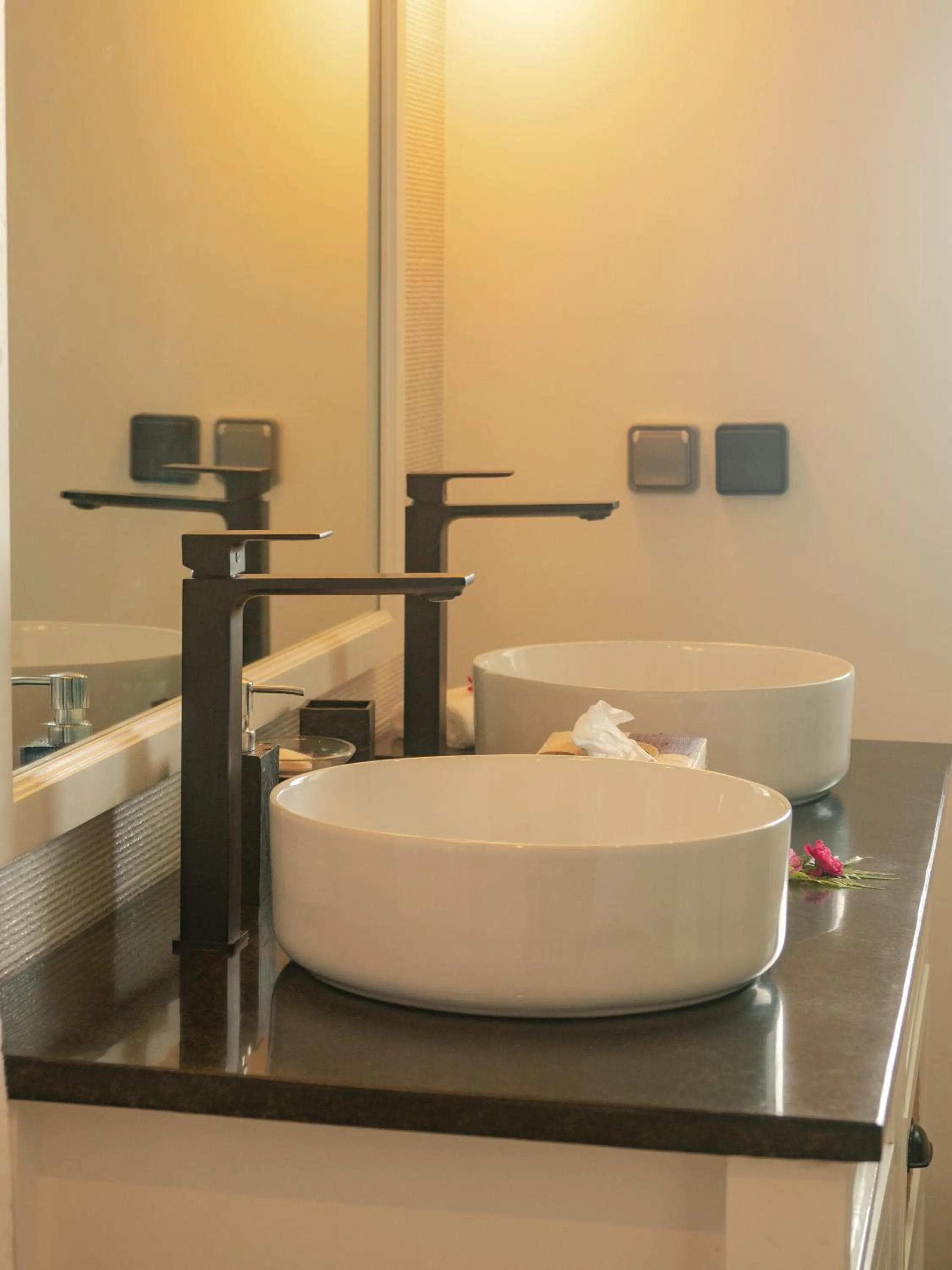 Bathroom in Mantis Soanambo Hotel And Spa