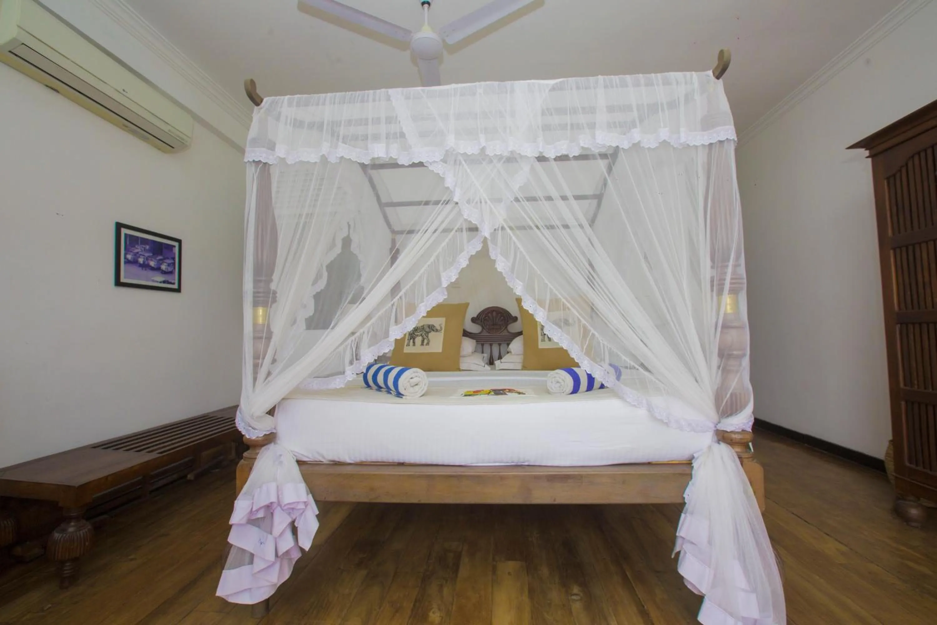 Bed in Sea World Boutique Hotel