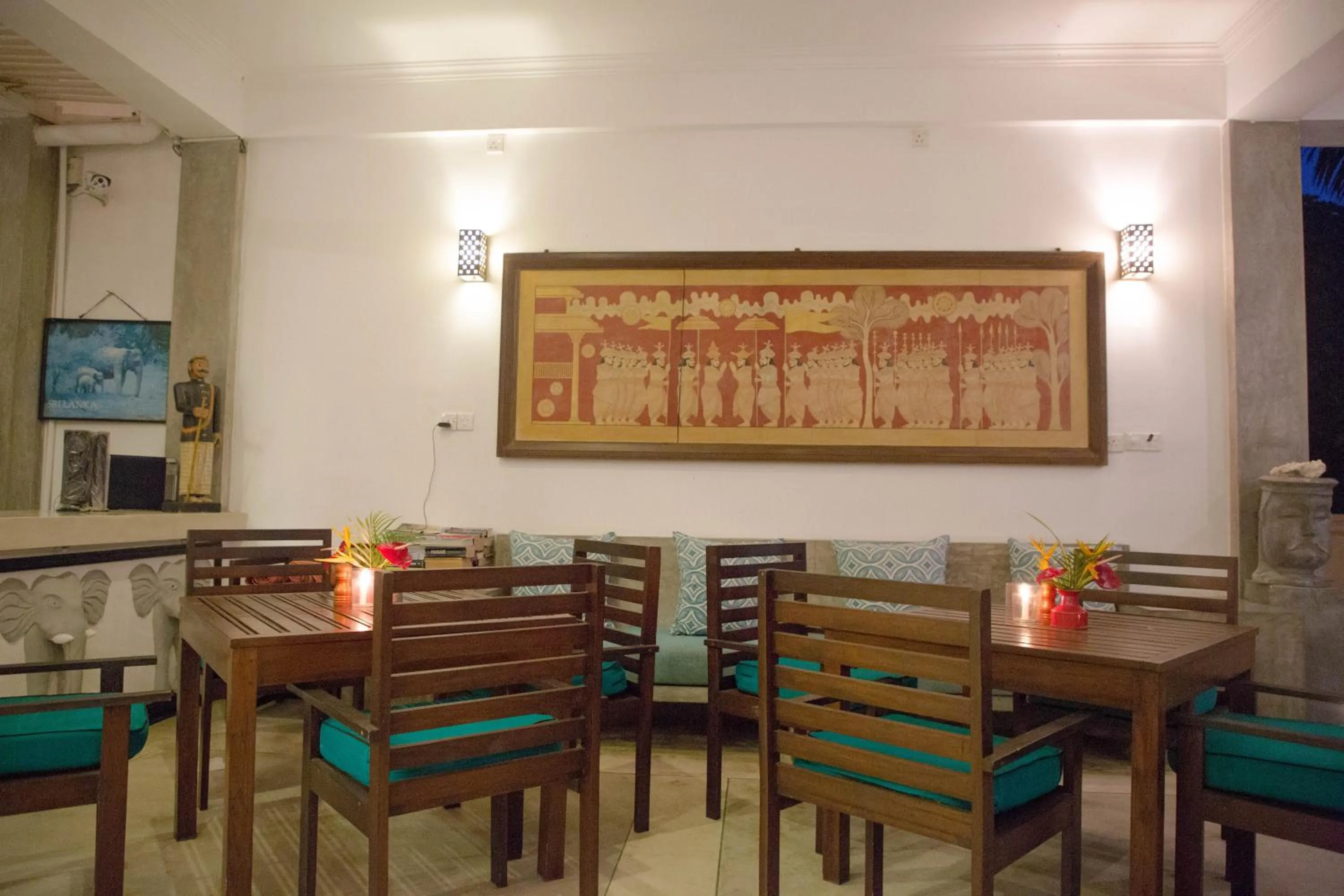 Restaurant/places to eat in Sea World Boutique Hotel