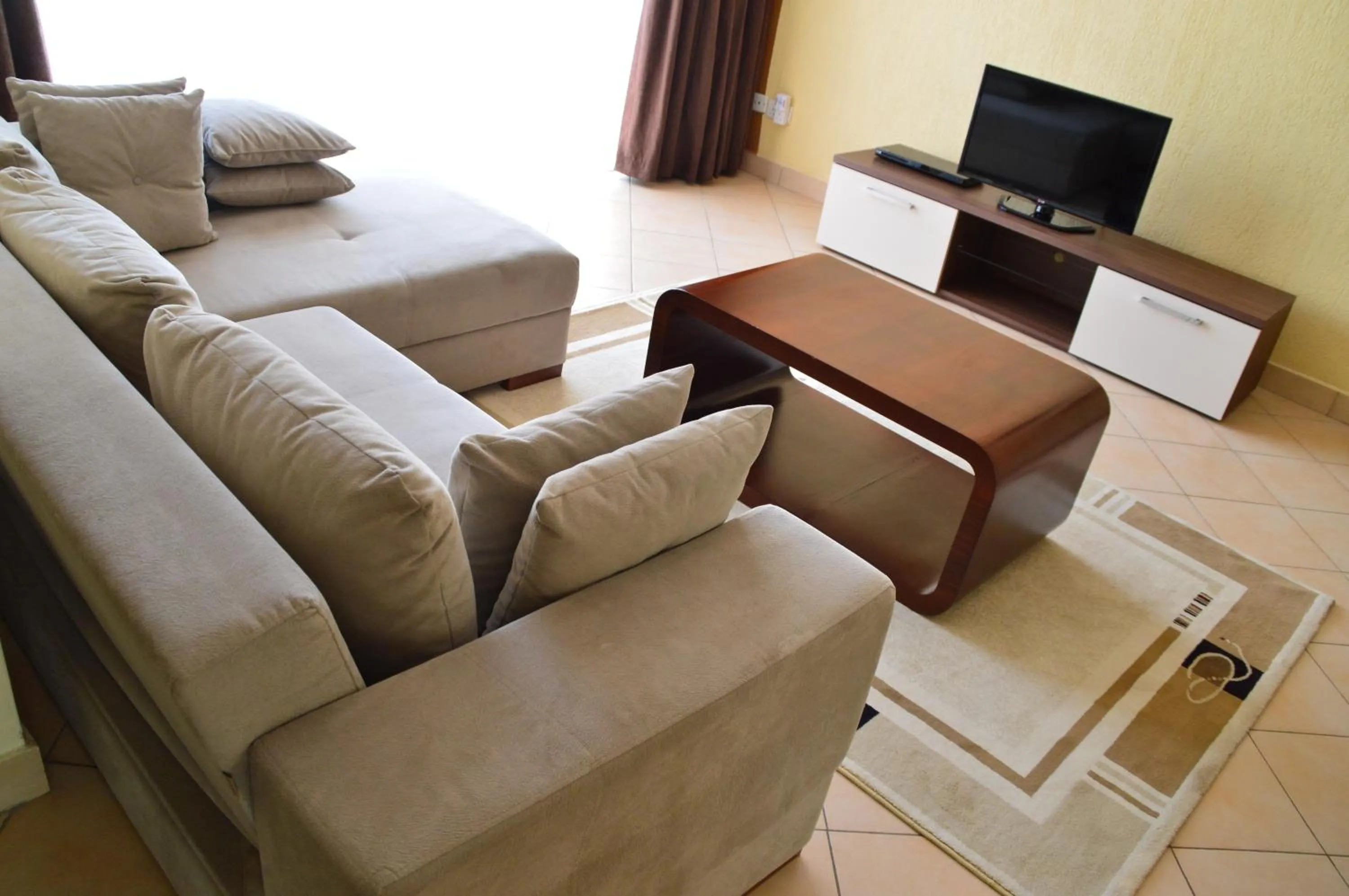 Day in Norfolk Towers Serviced Apartment -Nairobi, City Centre CBD